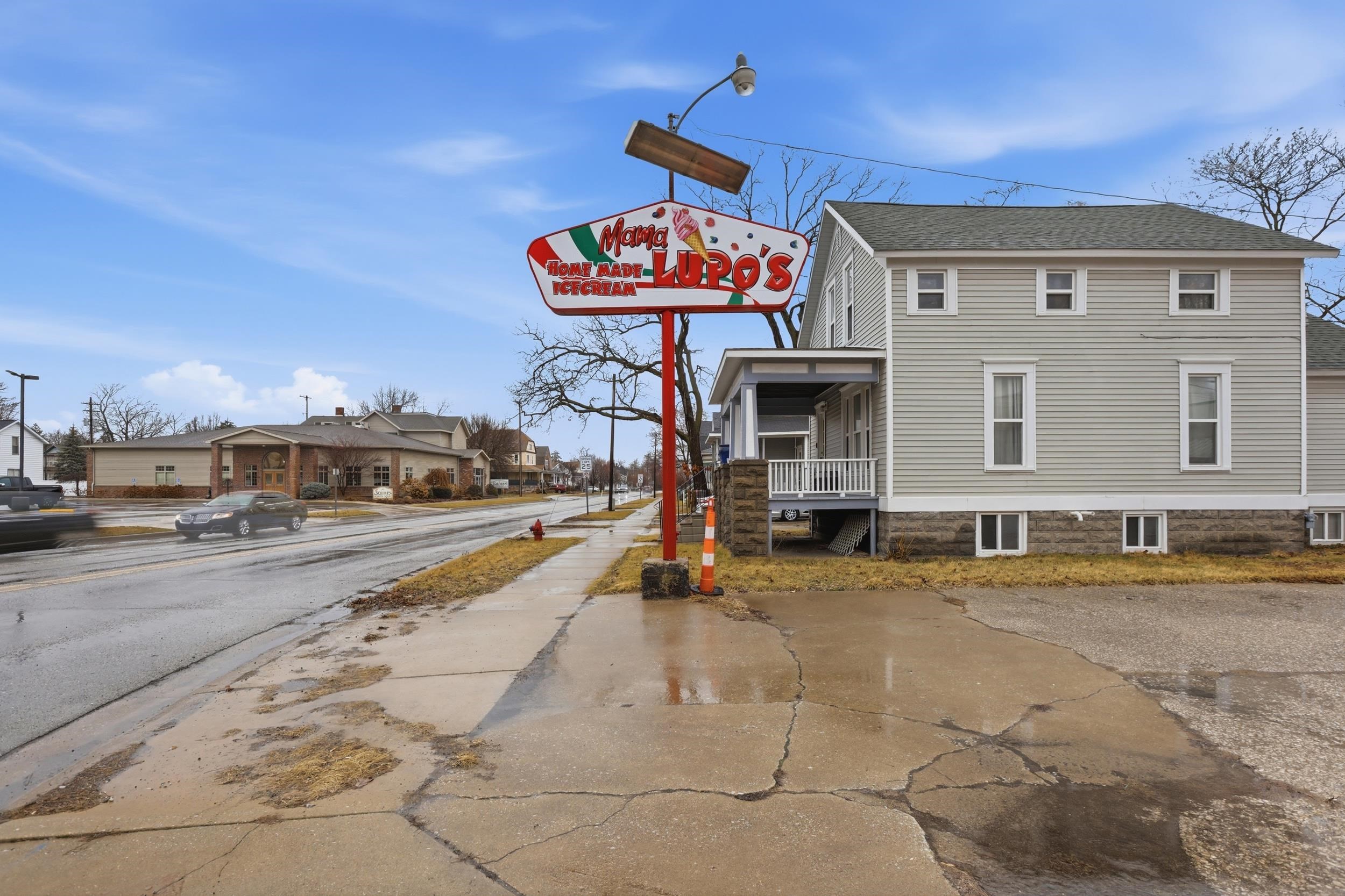 200 N Henry Street Unit: 201 N Linn