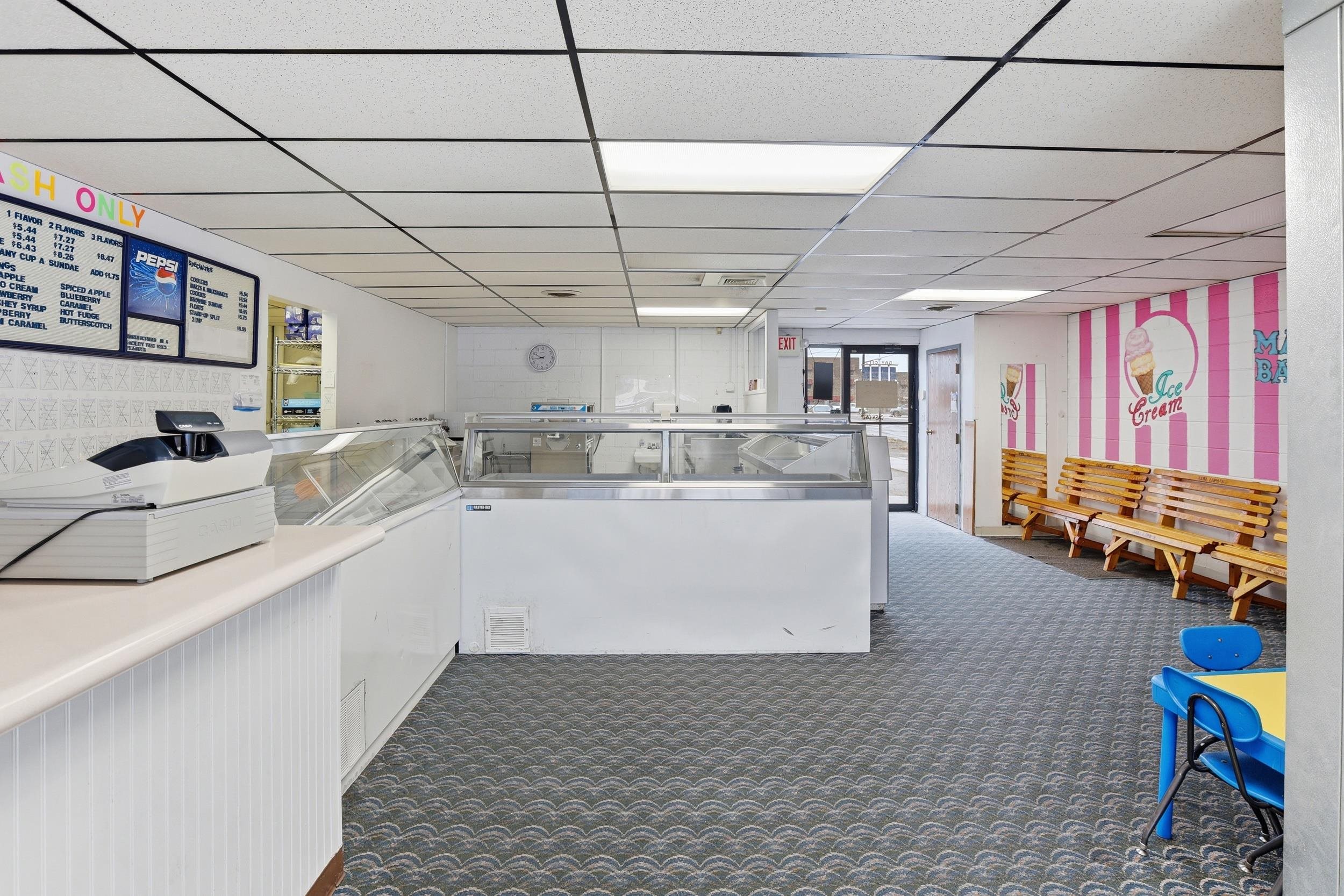 200 N Henry Street Unit: 201 N Linn