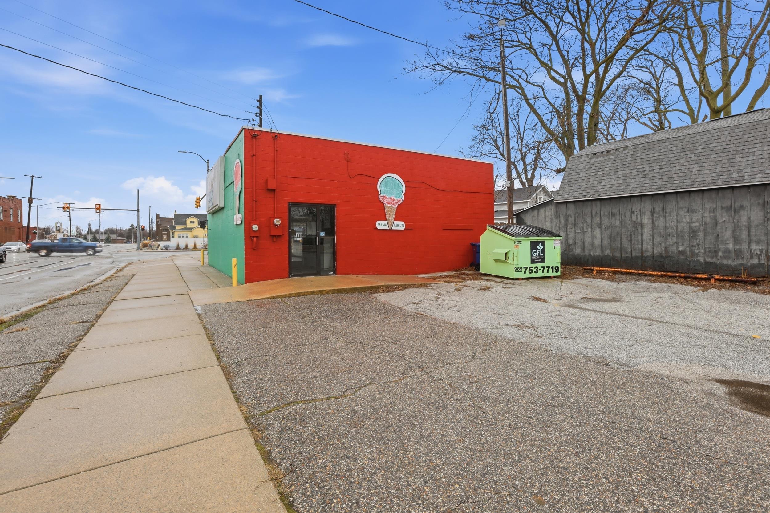 200 N Henry Street Unit: 201 N Linn