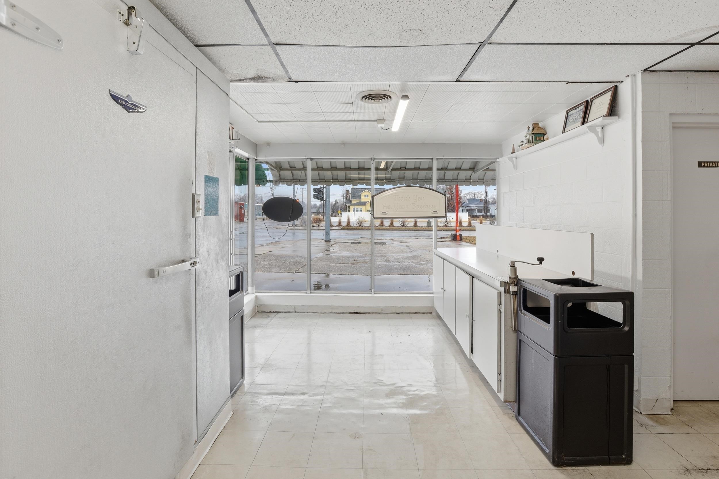 200 N Henry Street Unit: 201 N Linn