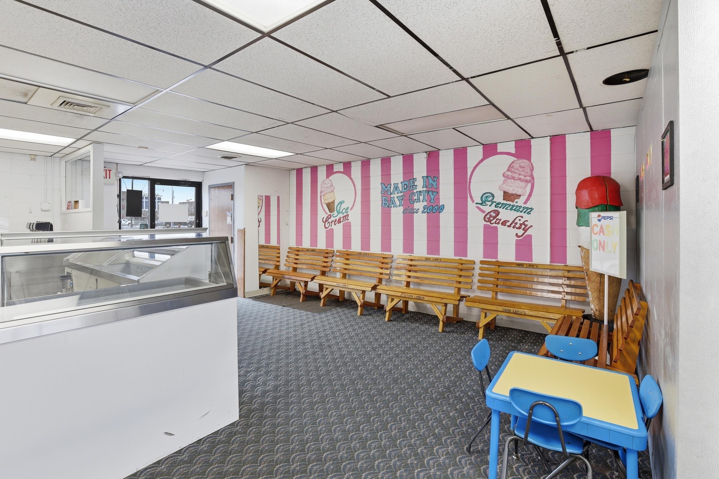 200 N Henry Street Unit: 201 N Linn