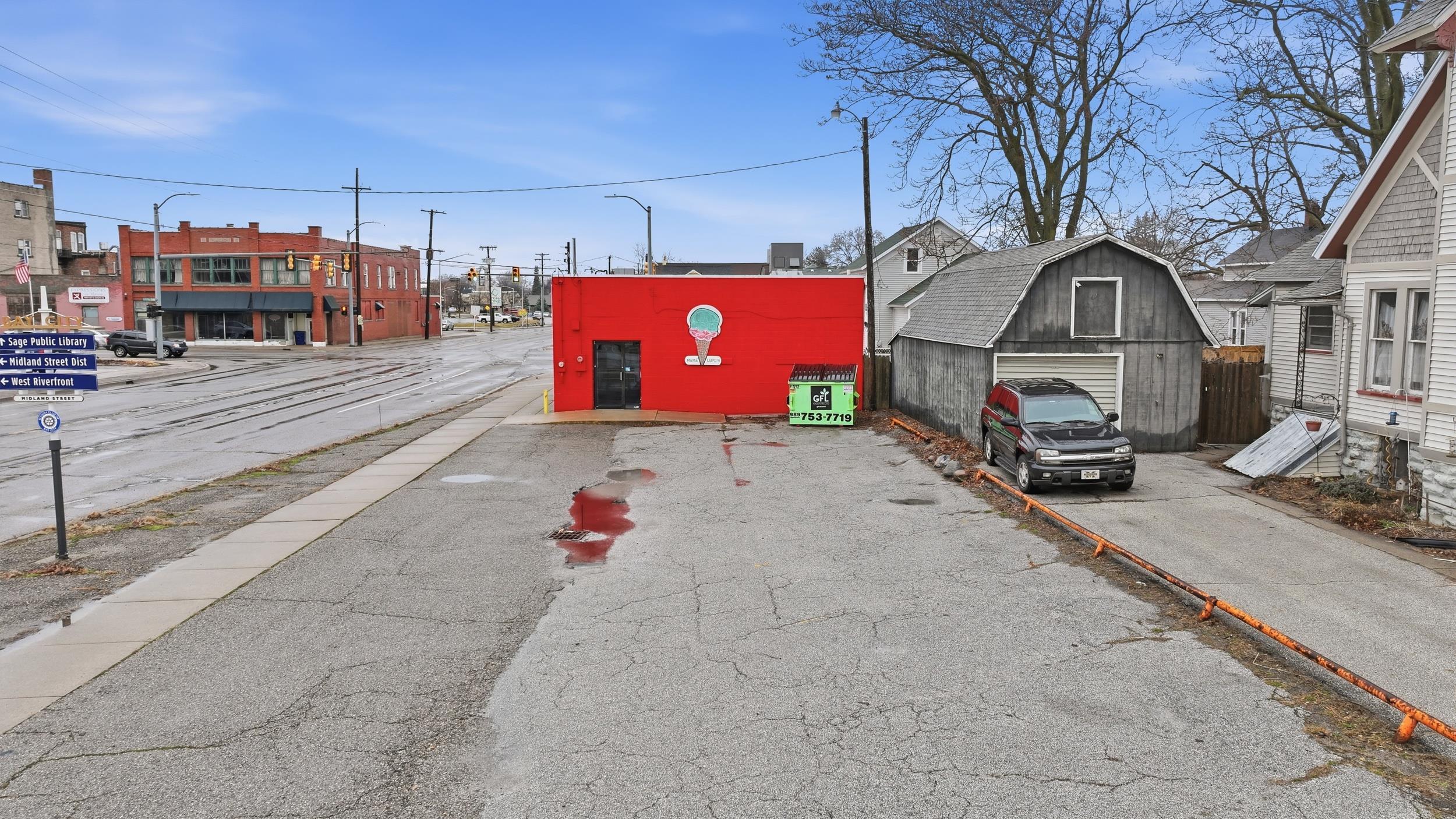 200 N Henry Street Unit: 201 N Linn