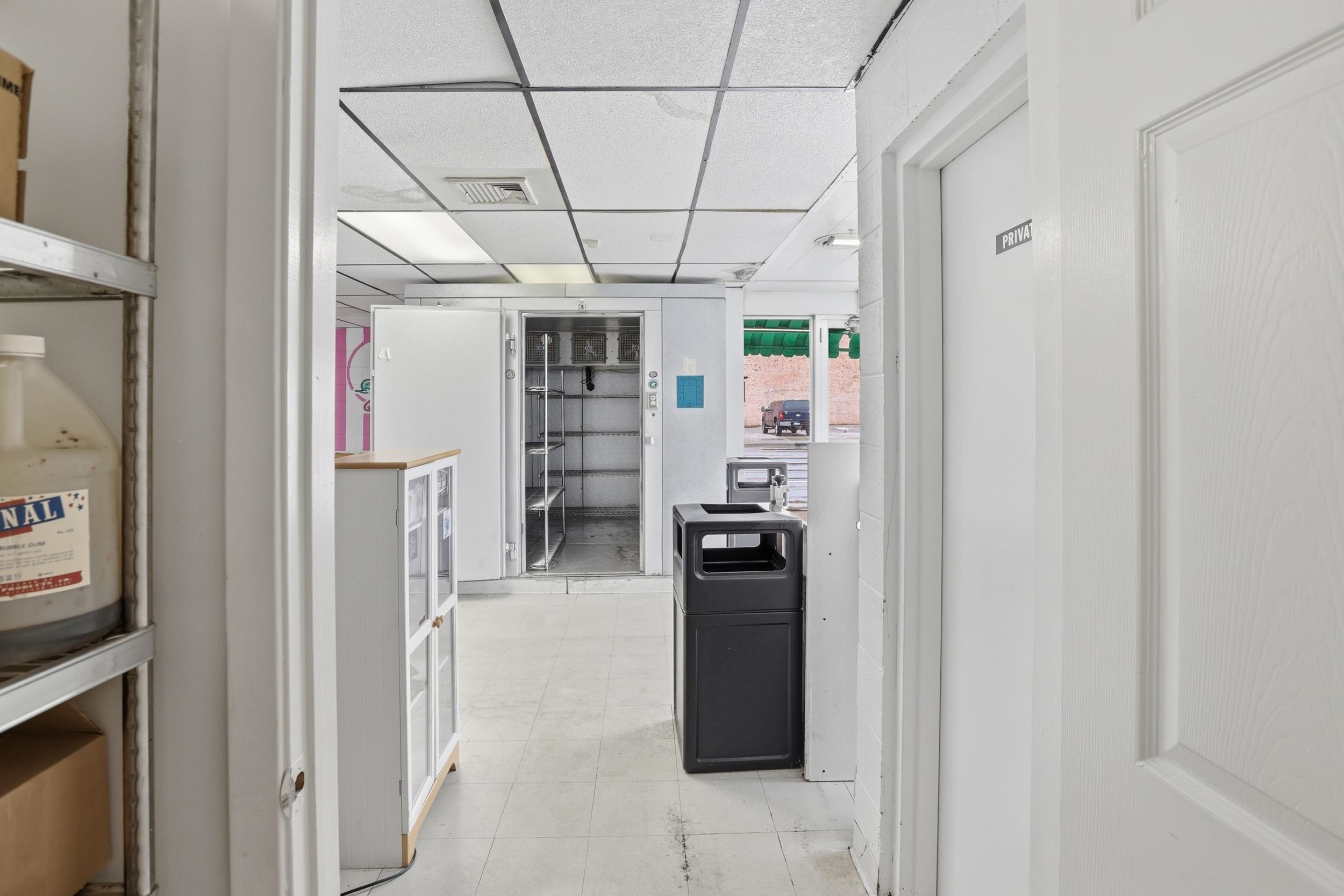 200 N Henry Street Unit: 201 N Linn