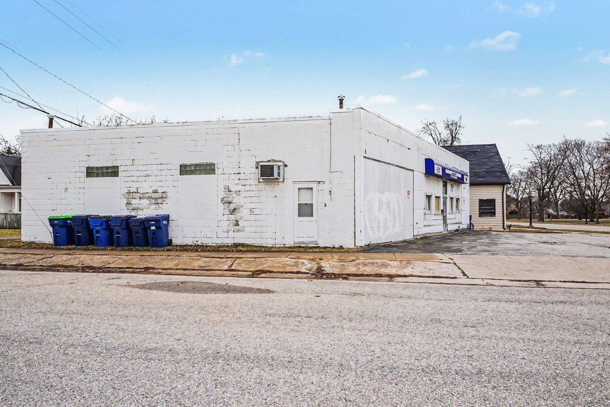 2101 Broadway Avenue