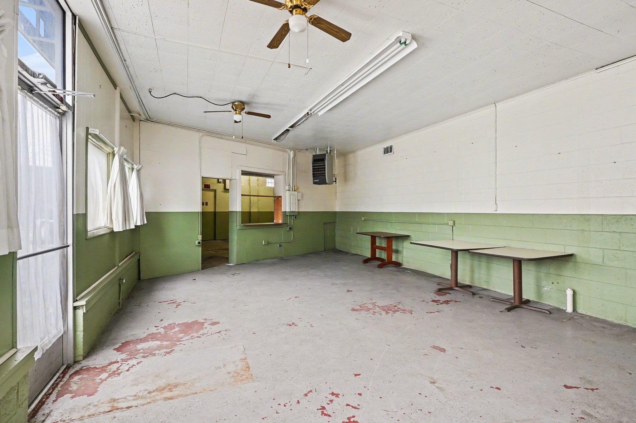 2101 Broadway Avenue