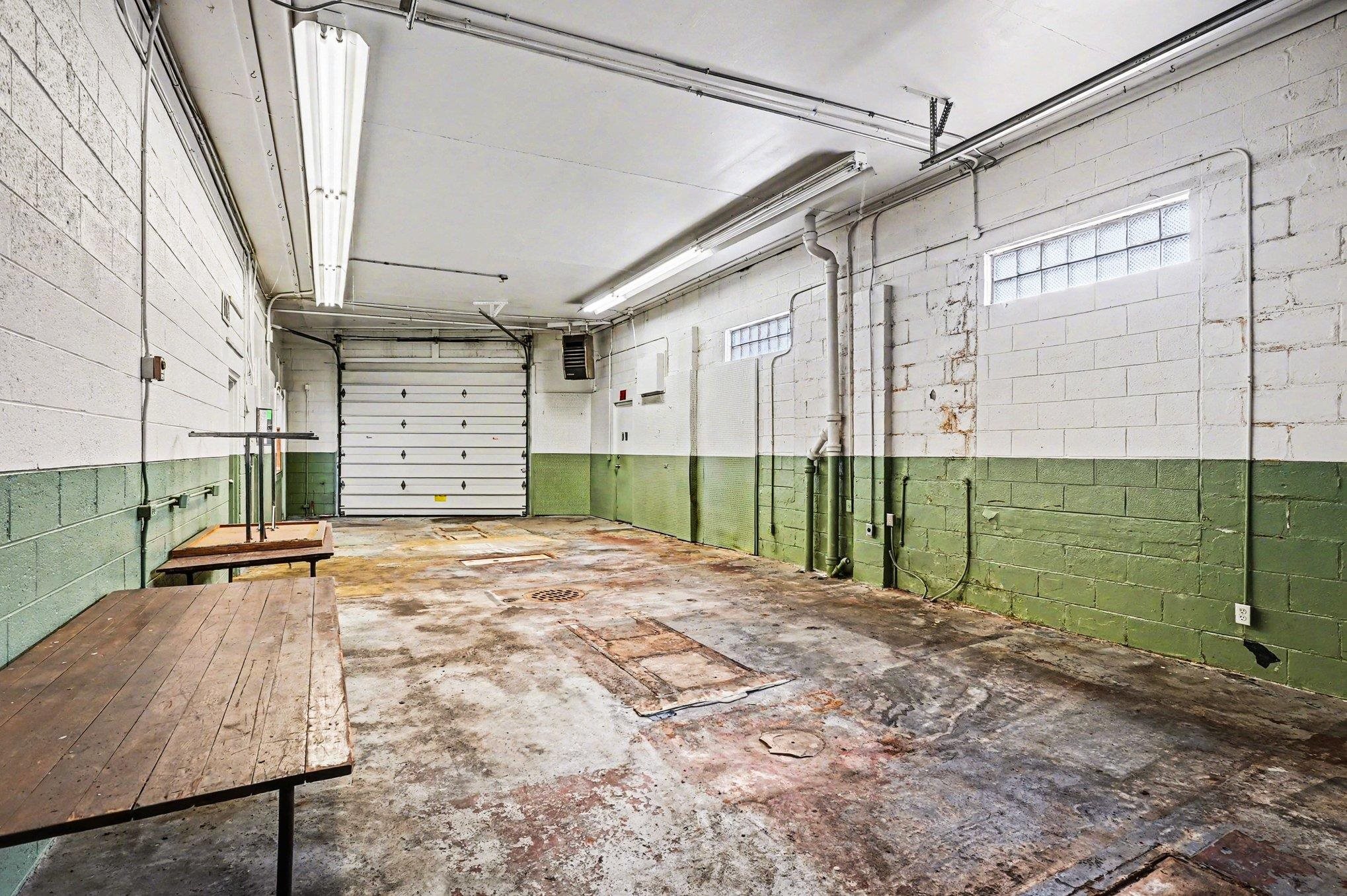 2101 Broadway Avenue