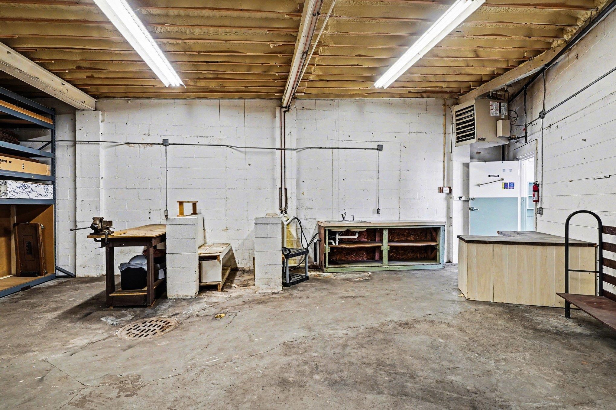 2101 Broadway Avenue