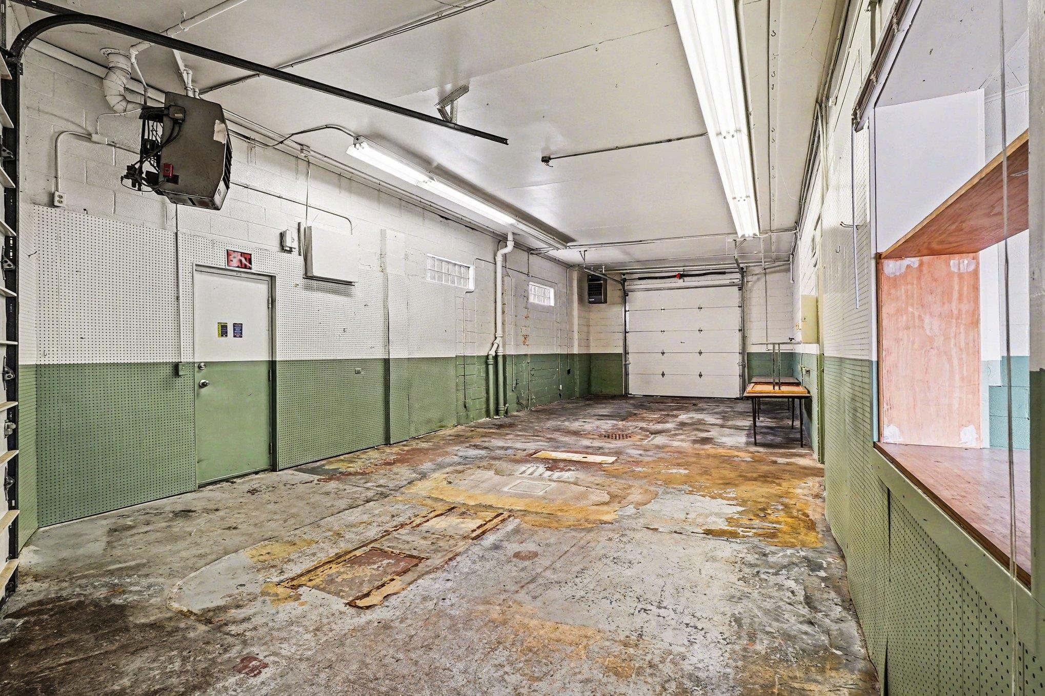 2101 Broadway Avenue