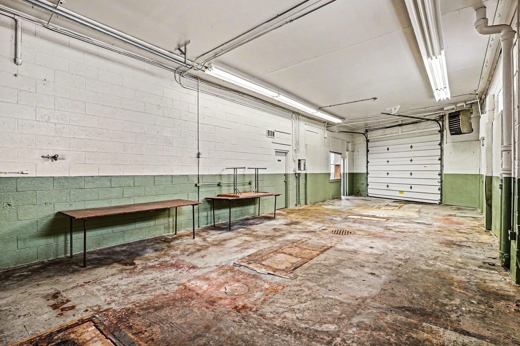 2101 Broadway Avenue