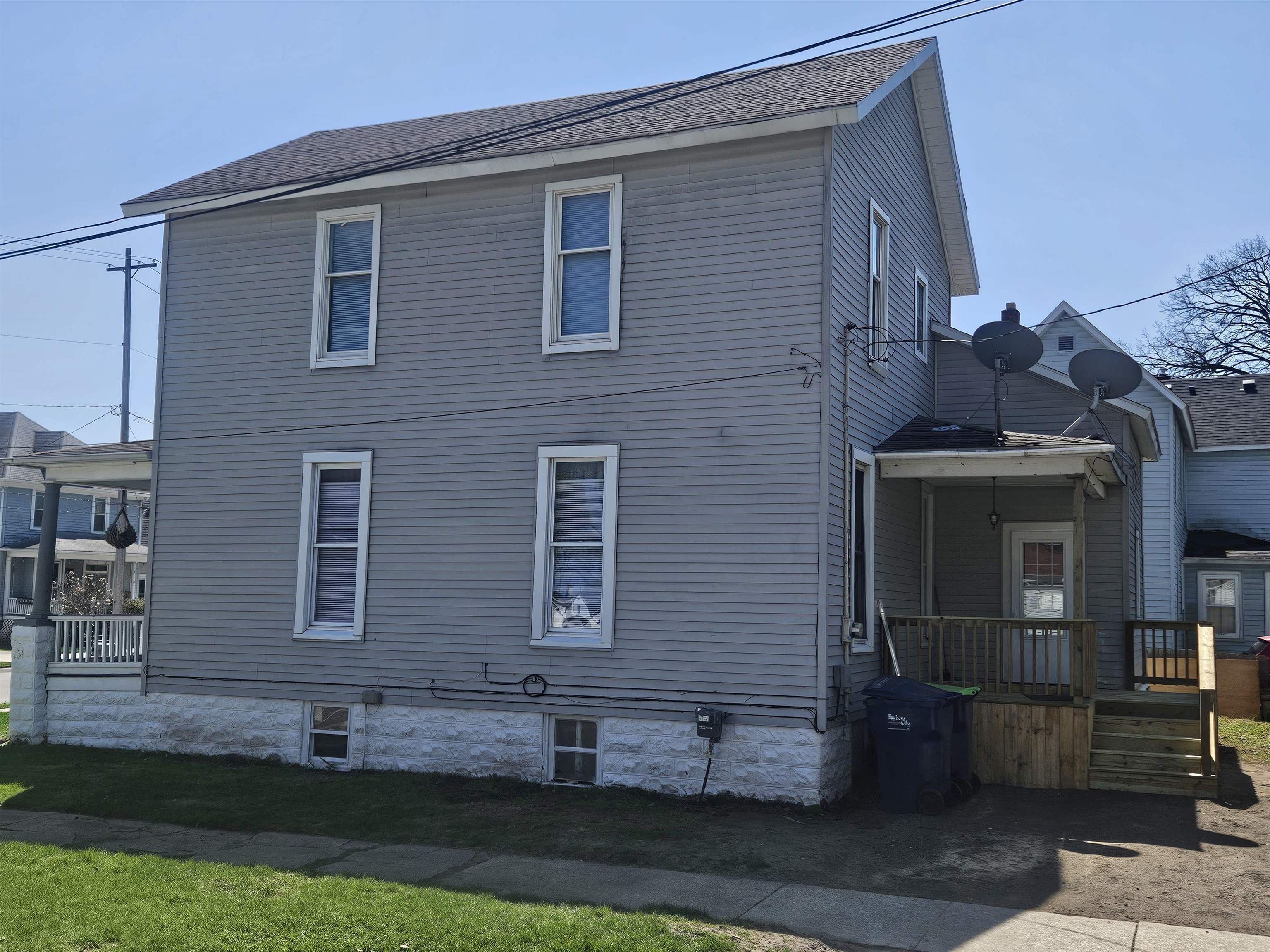 211 N Wenona St Street