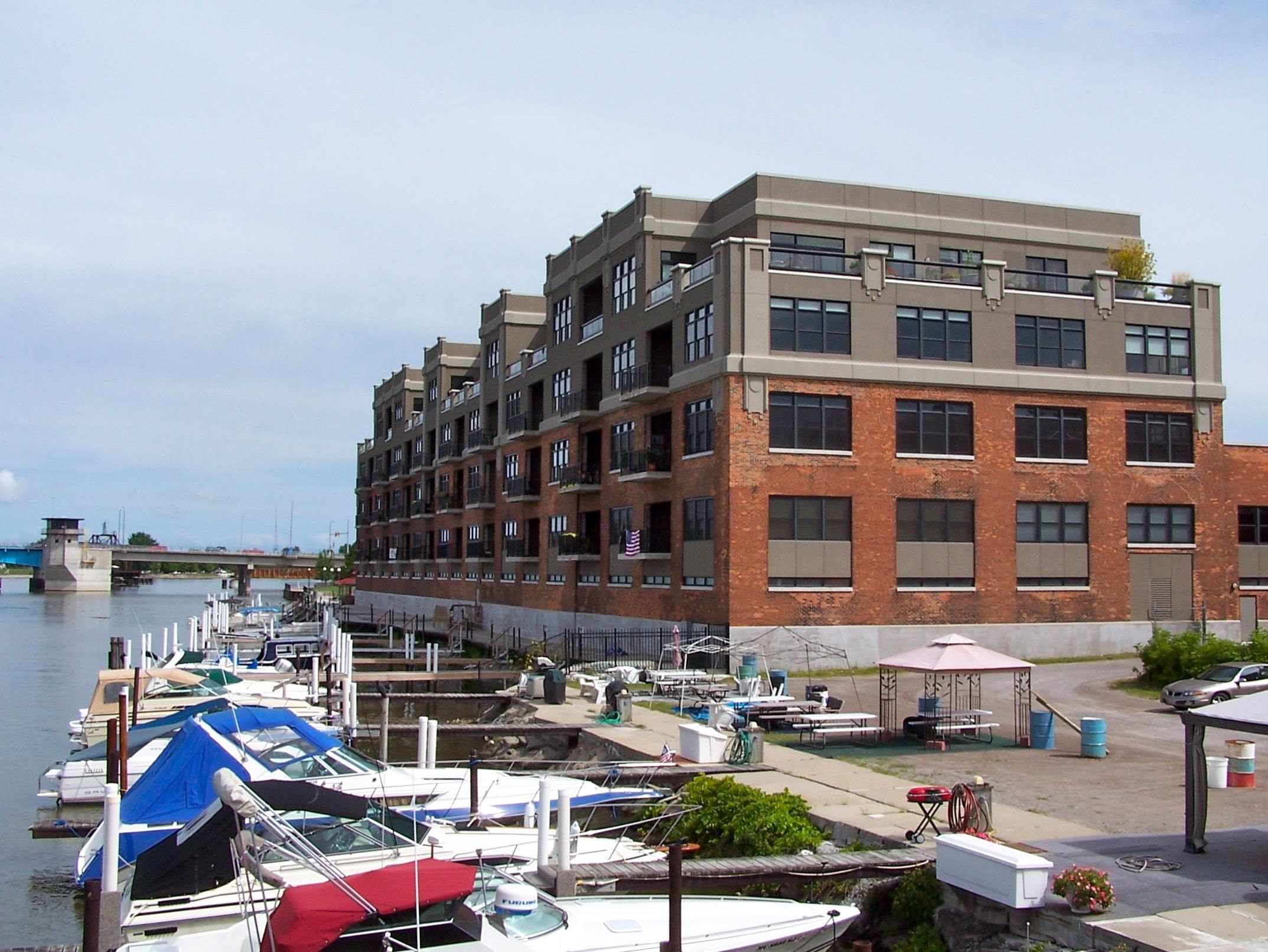 1111 N Water Street Unit: 111