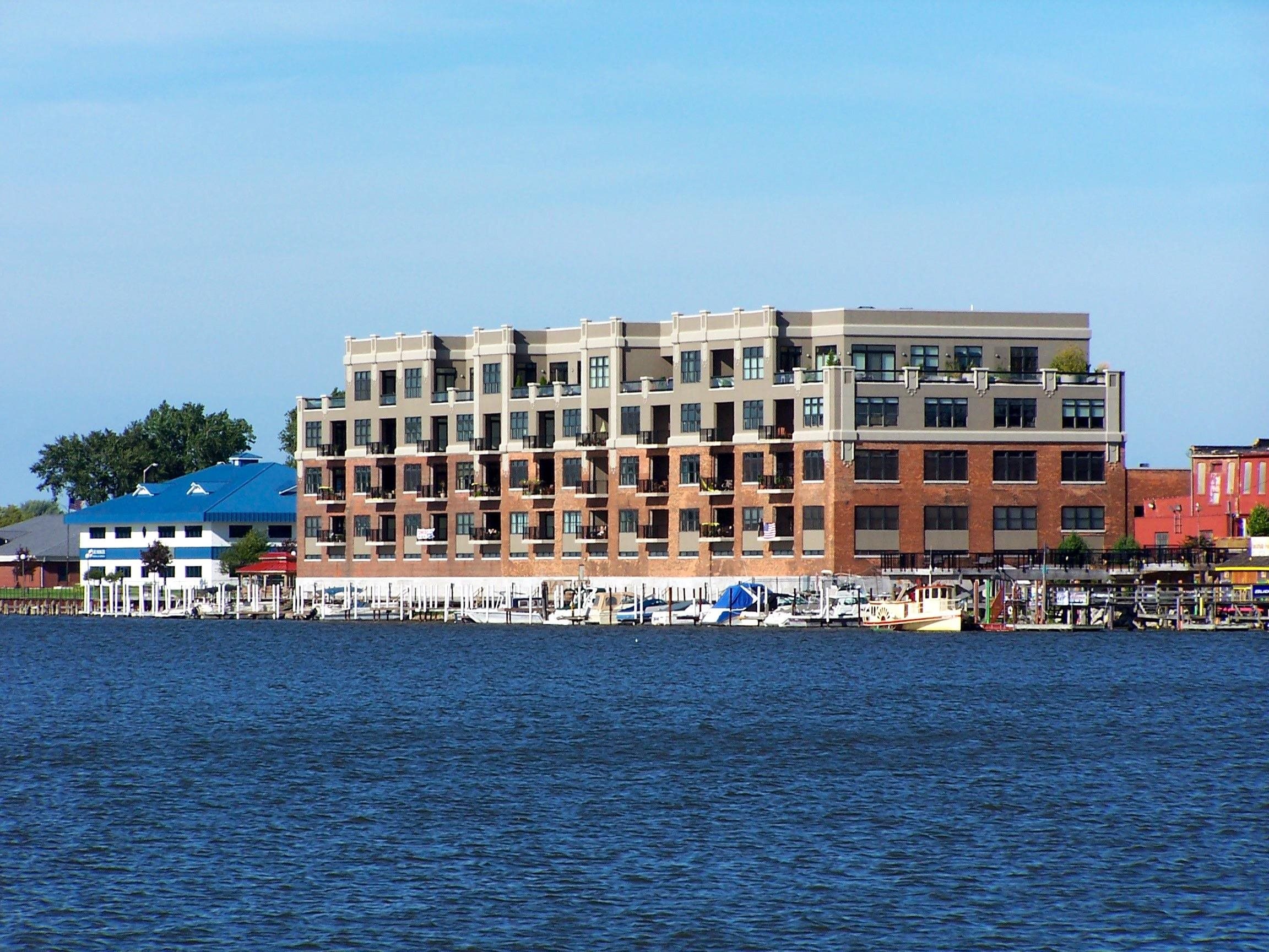 1111 N Water Street Unit: 111