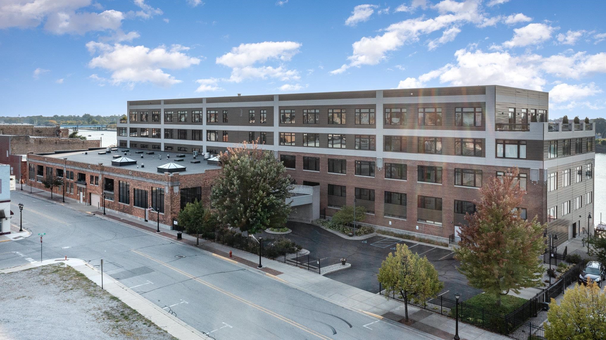 1111 N Water Street Unit: 111
