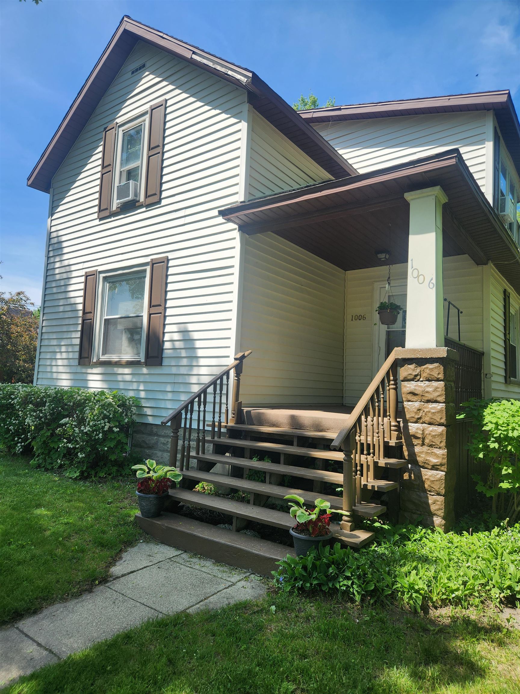 1006 Main Street