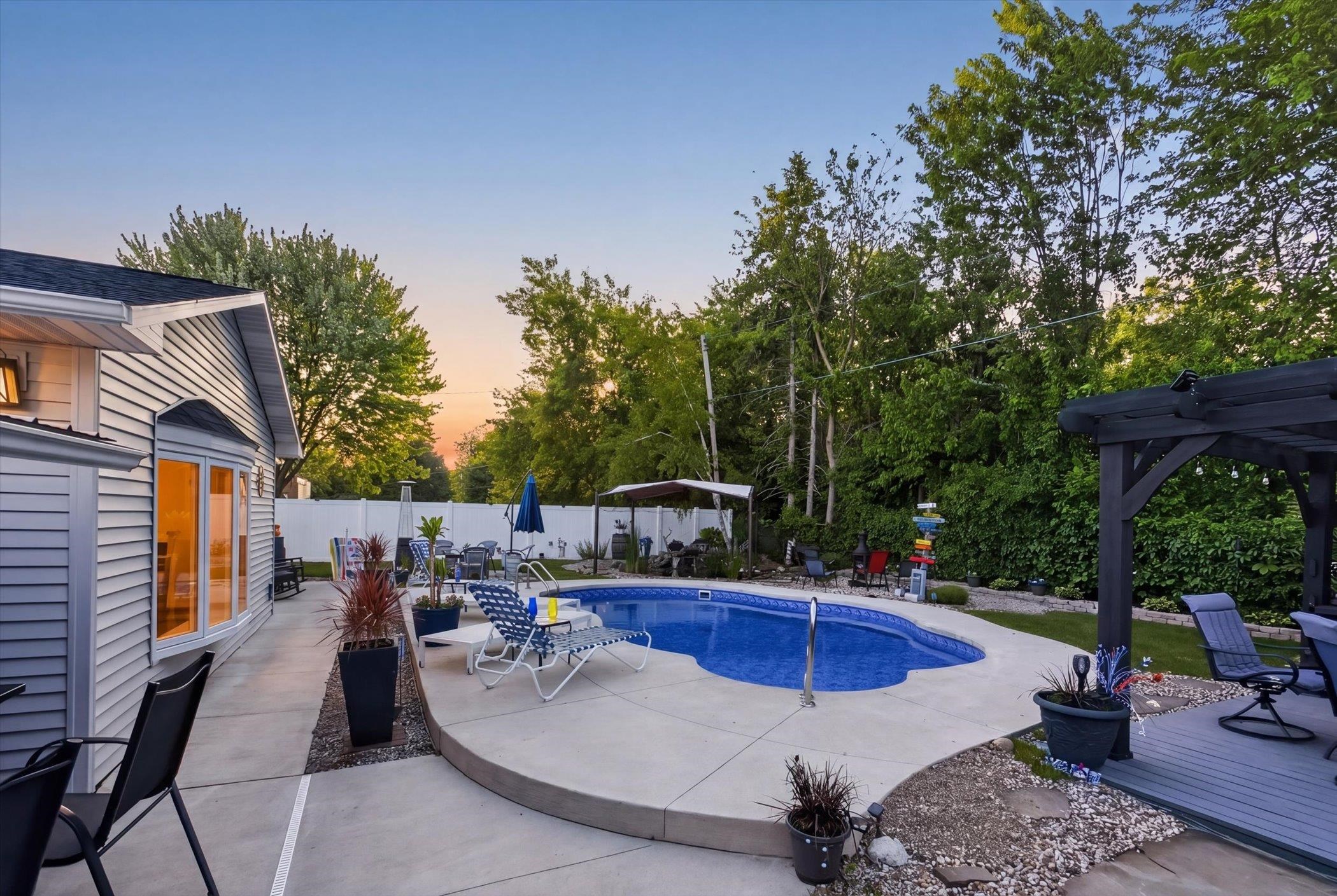 2224 Sunset Lane
