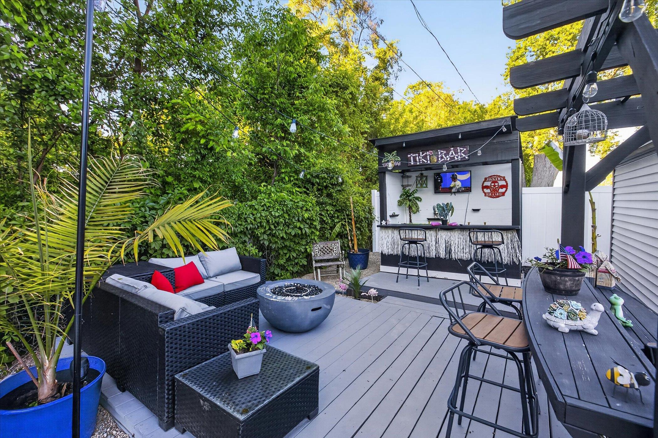 2224 Sunset Lane