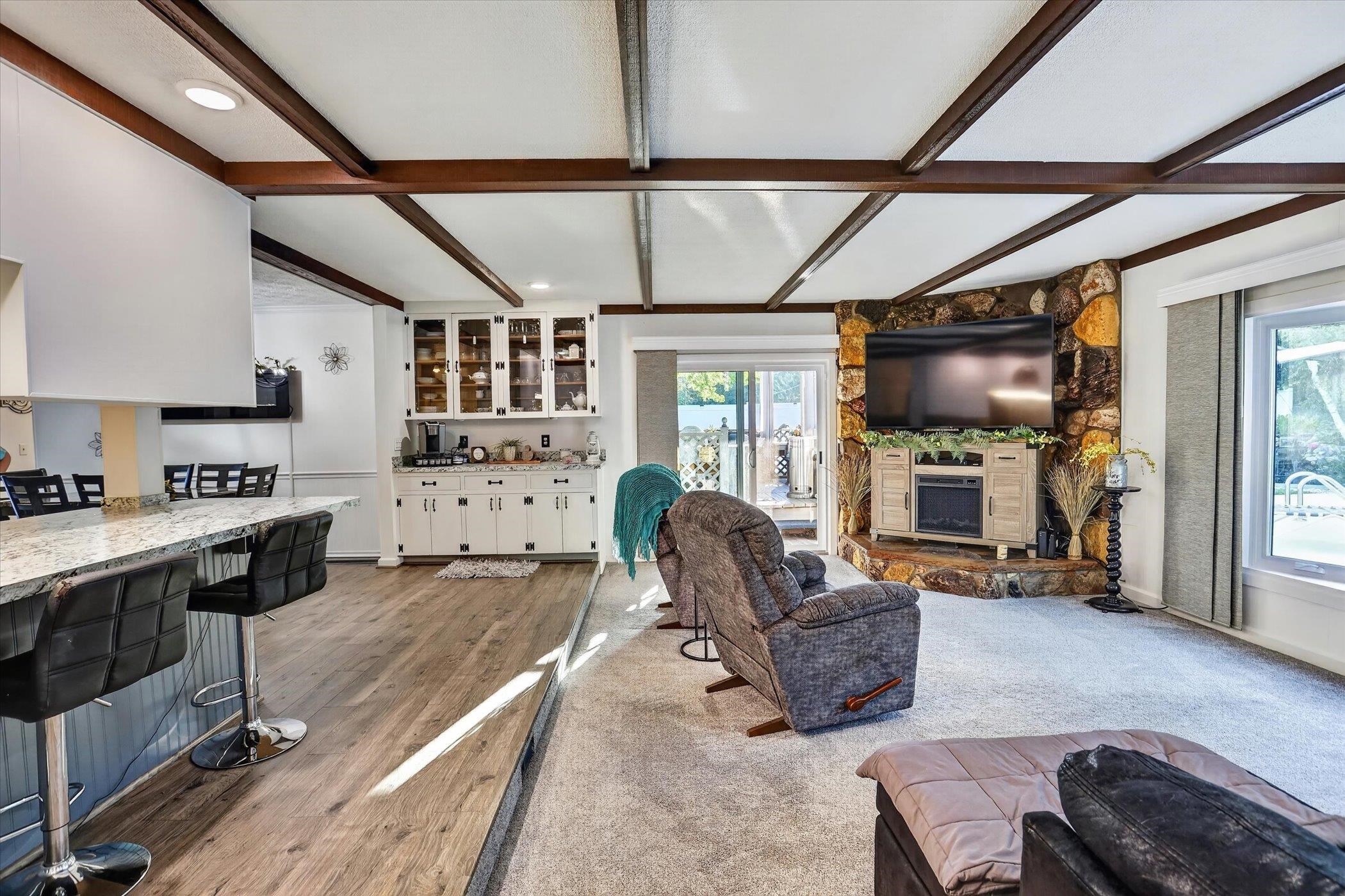 2224 Sunset Lane