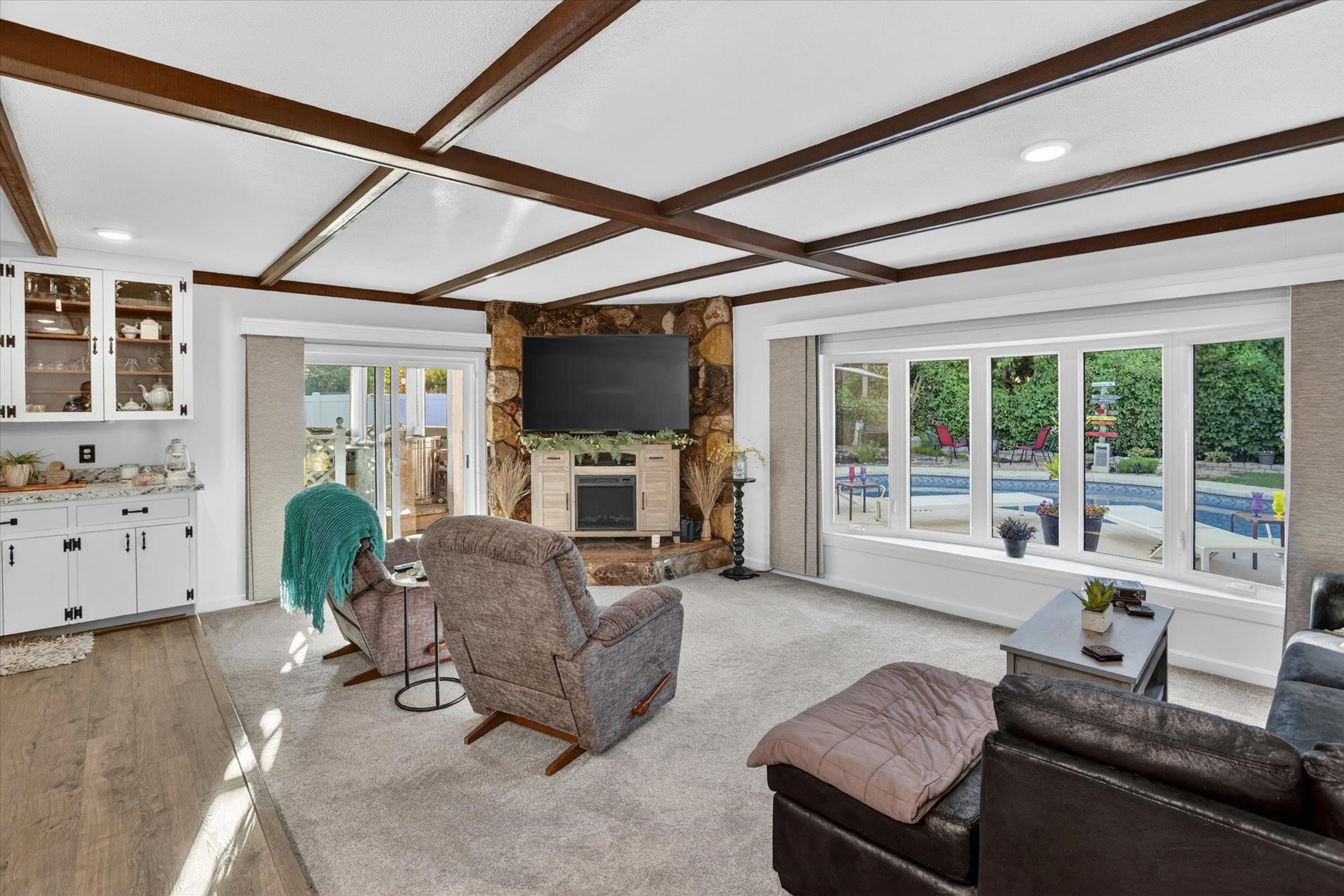 2224 Sunset Lane