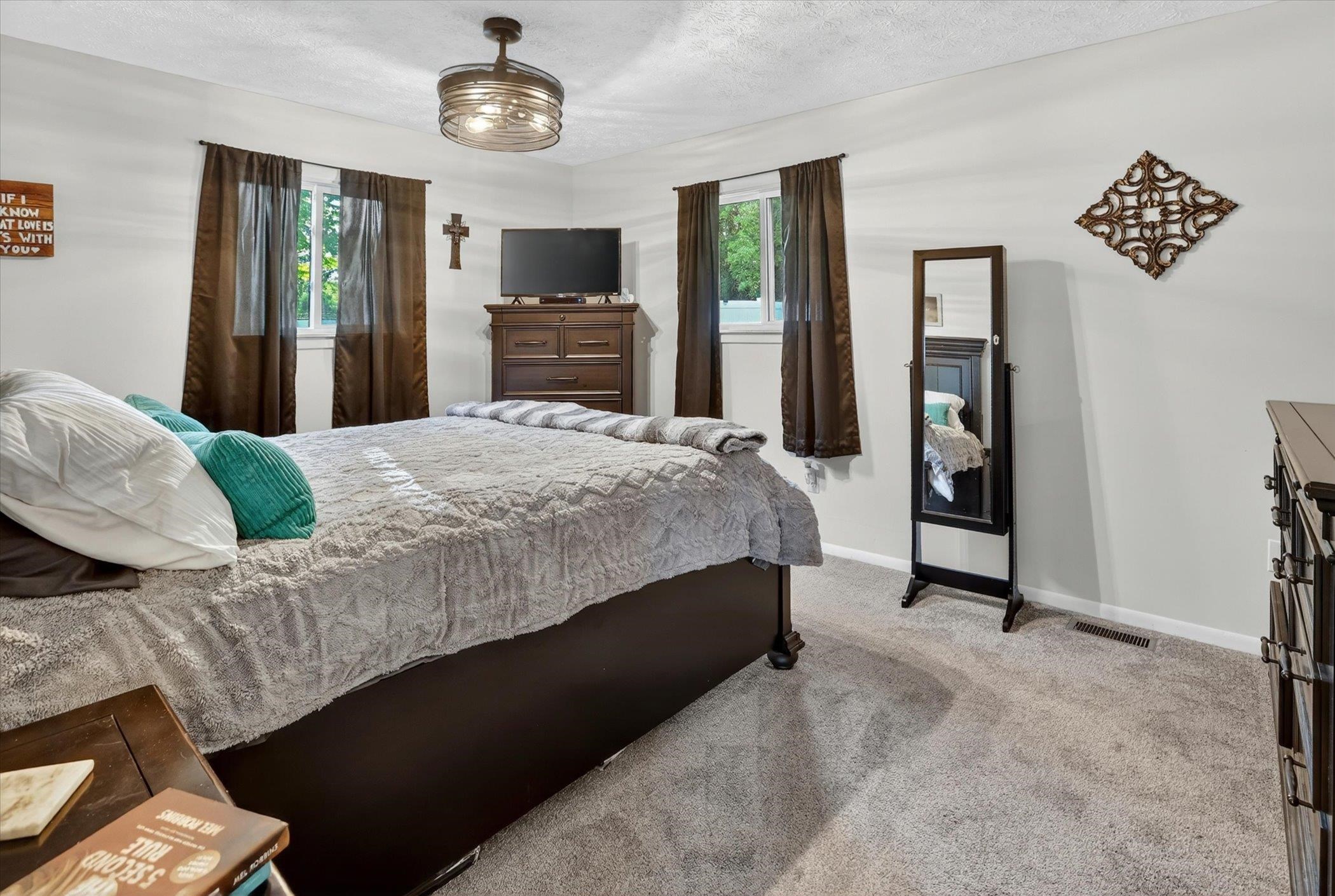 2224 Sunset Lane