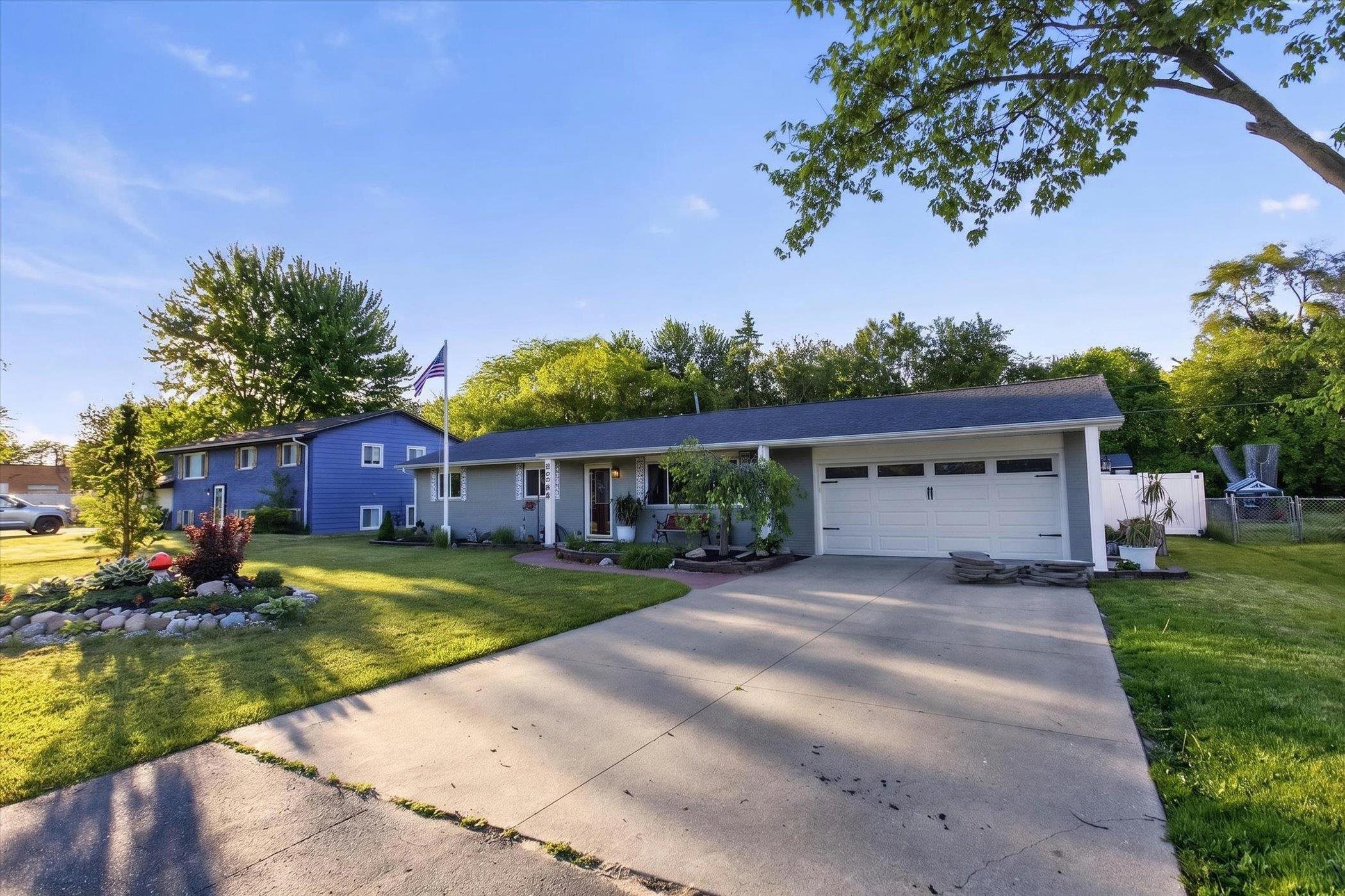 2224 Sunset Lane