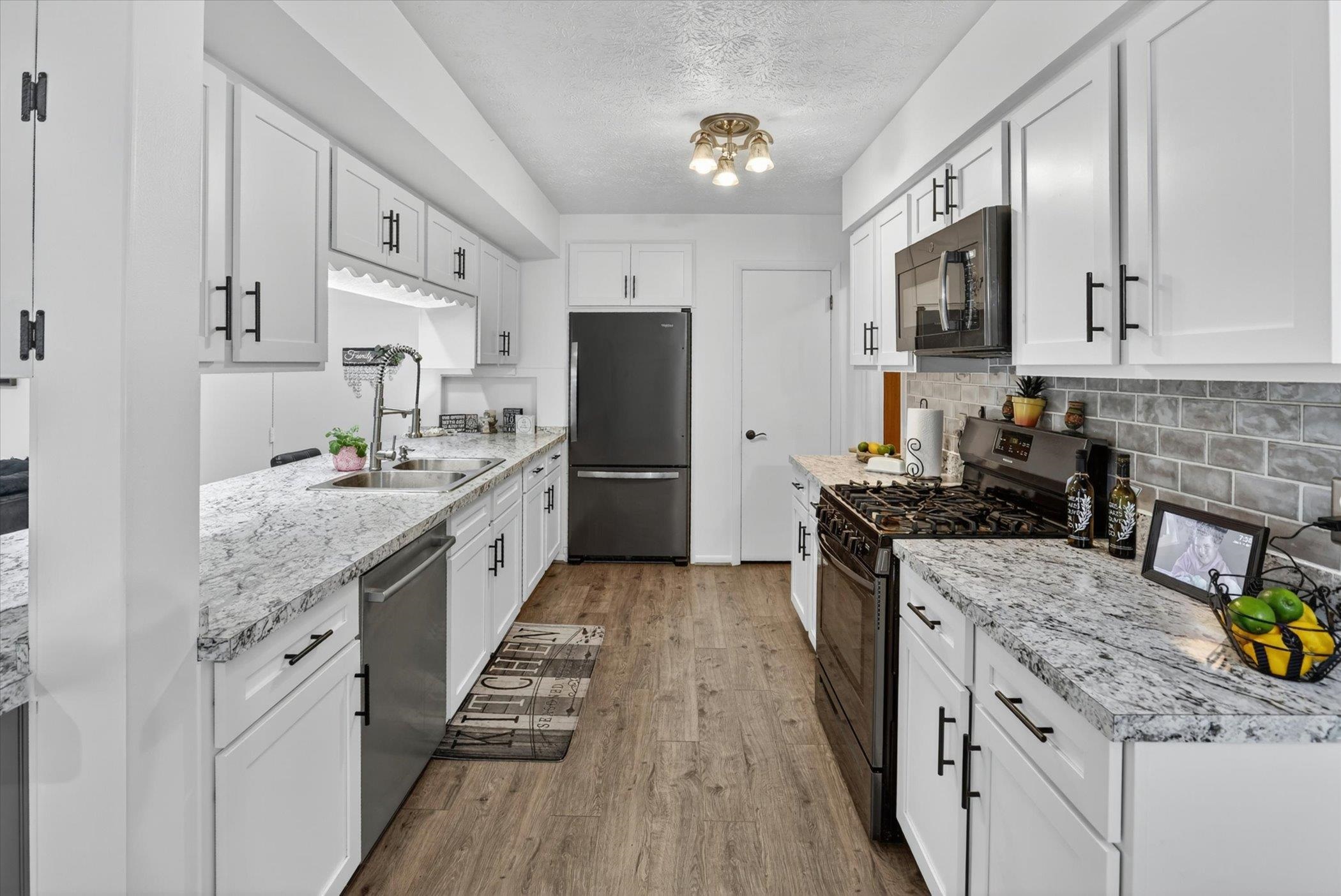 2224 Sunset Lane