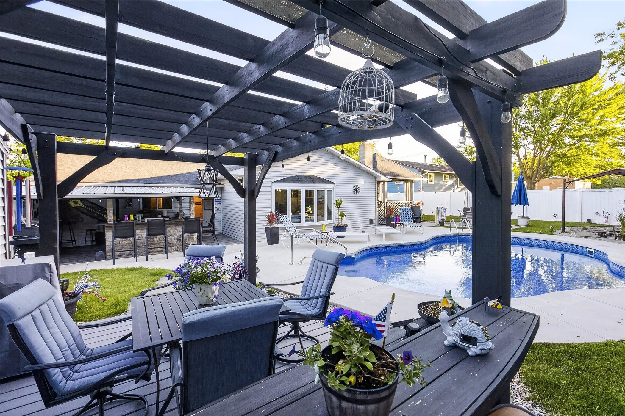 2224 Sunset Lane