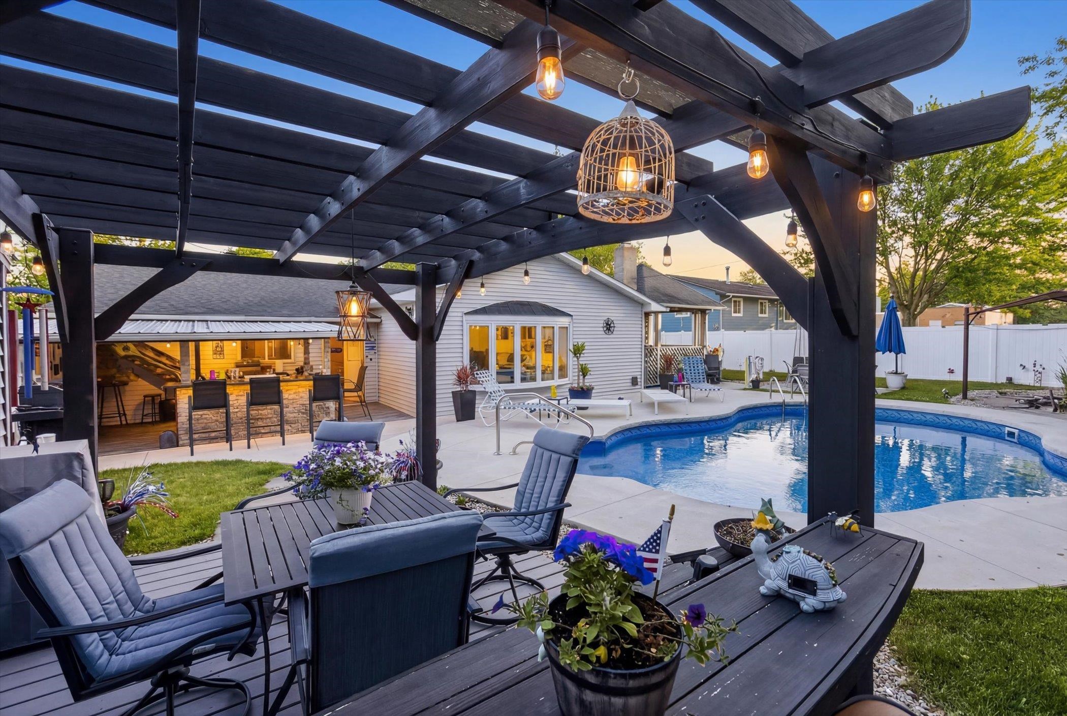 2224 Sunset Lane