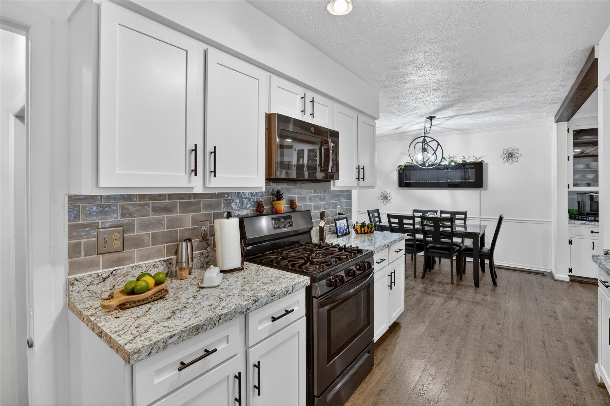 2224 Sunset Lane