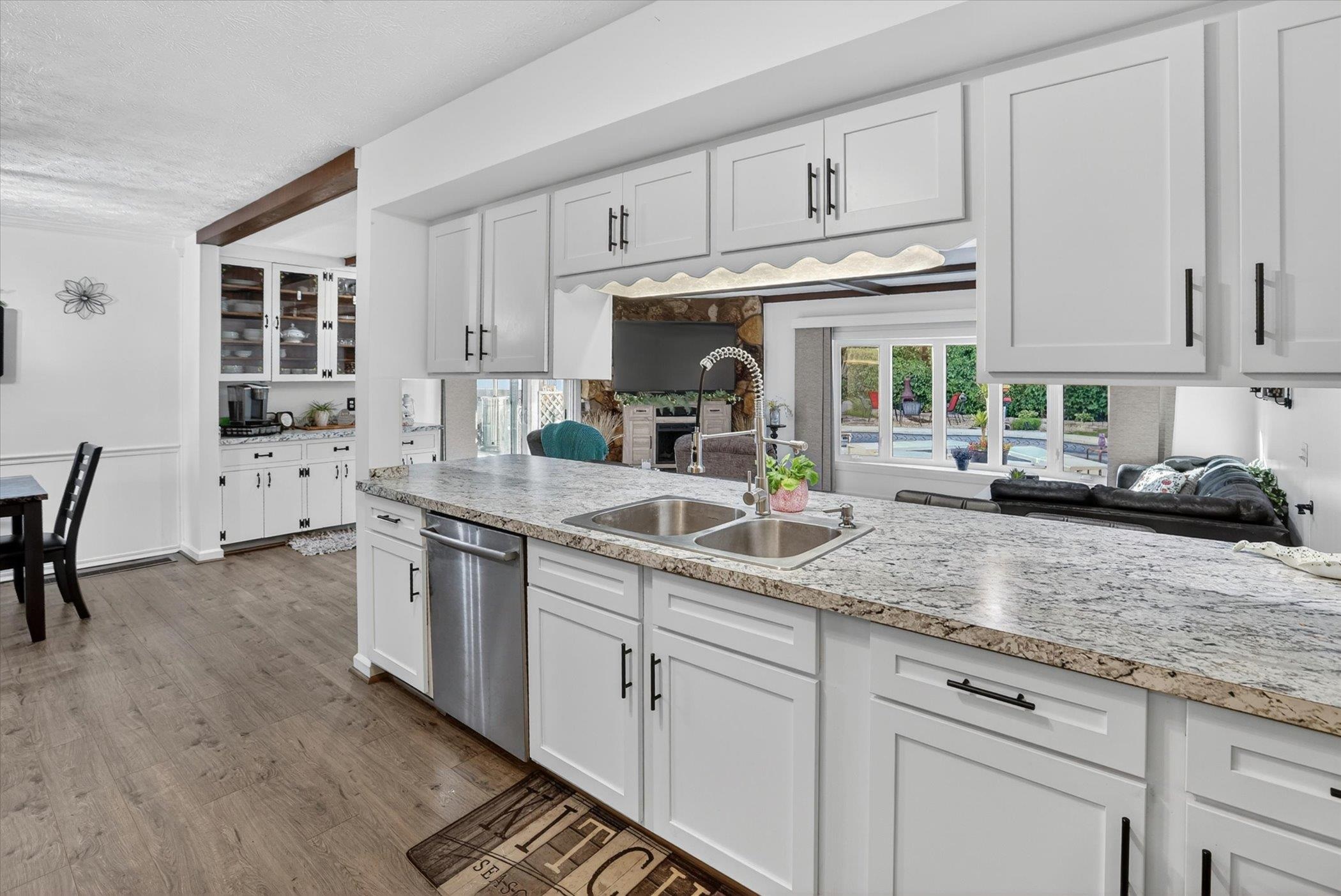 2224 Sunset Lane
