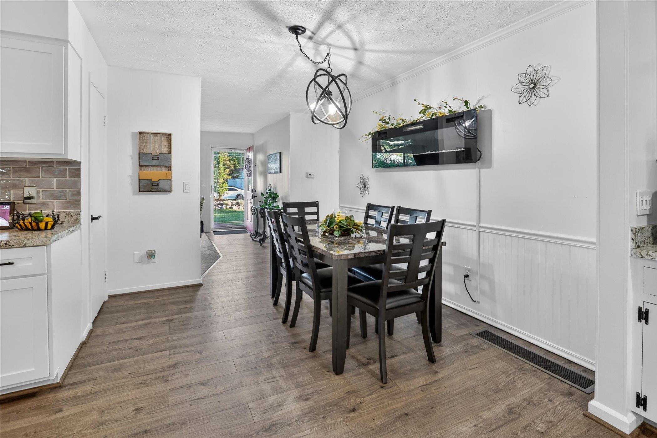 2224 Sunset Lane