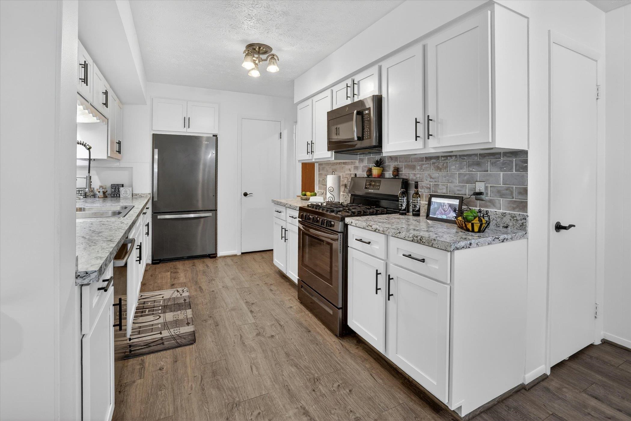 2224 Sunset Lane