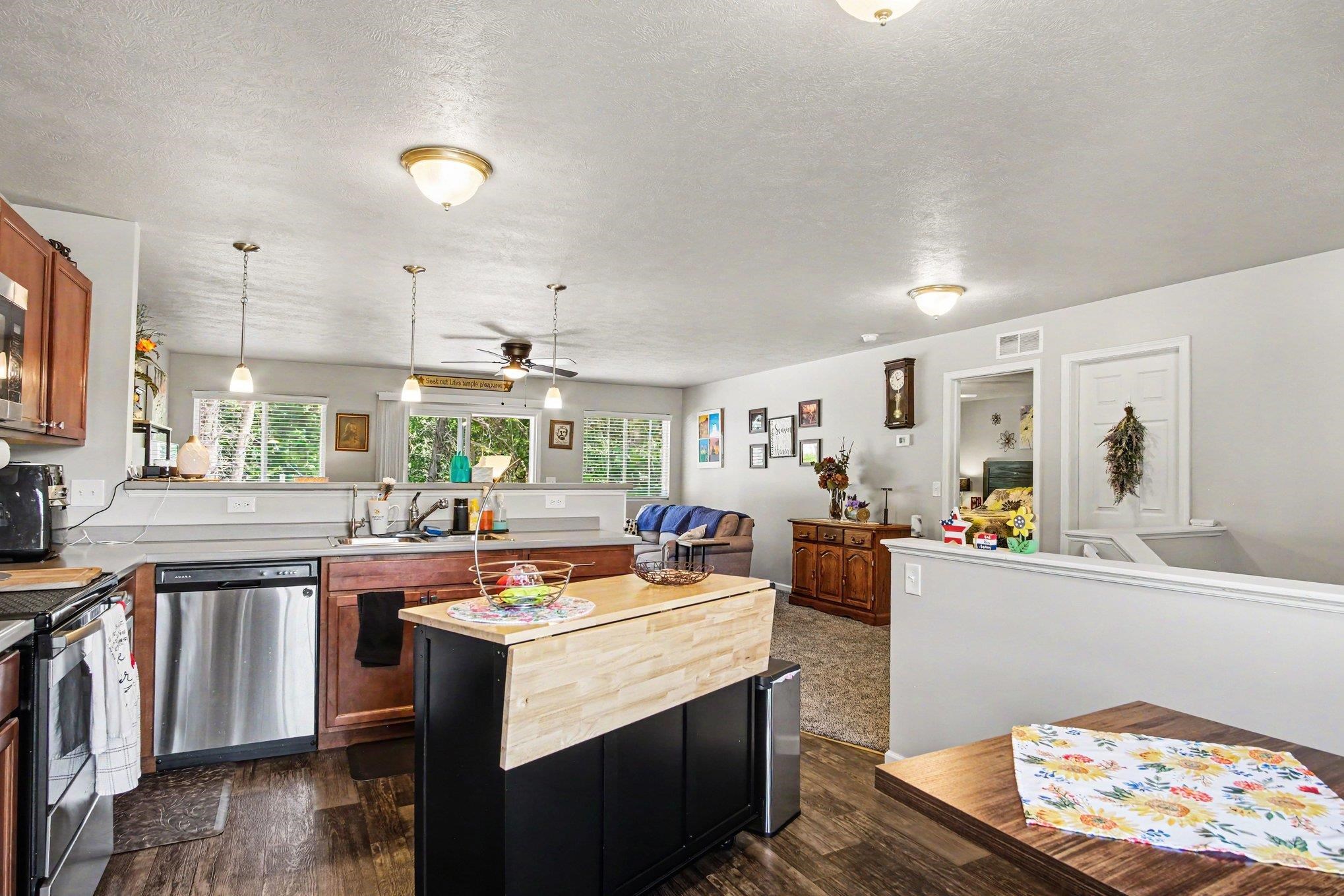2006 Hillside Drive