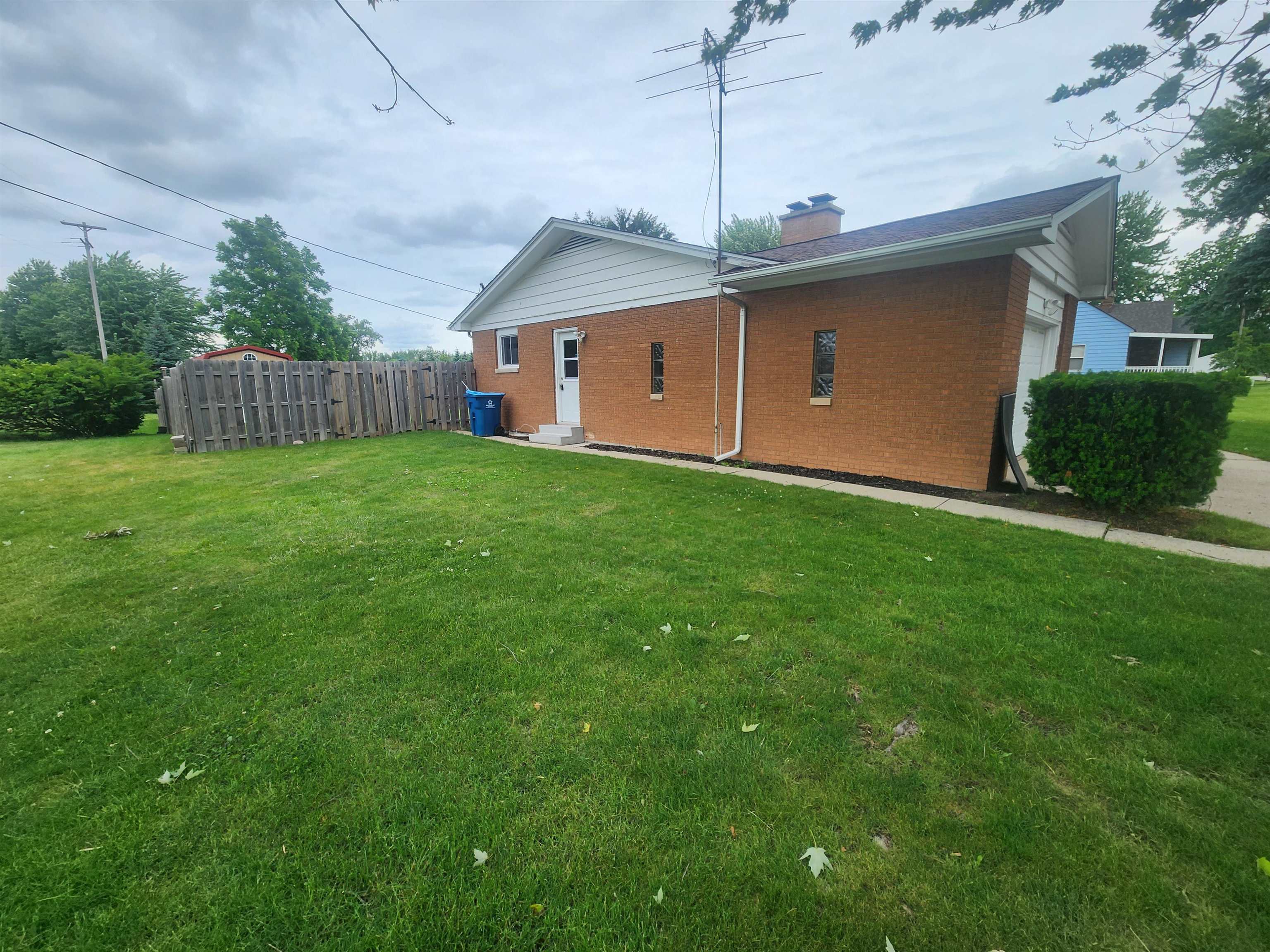 1974 W Youngs Ditch Road