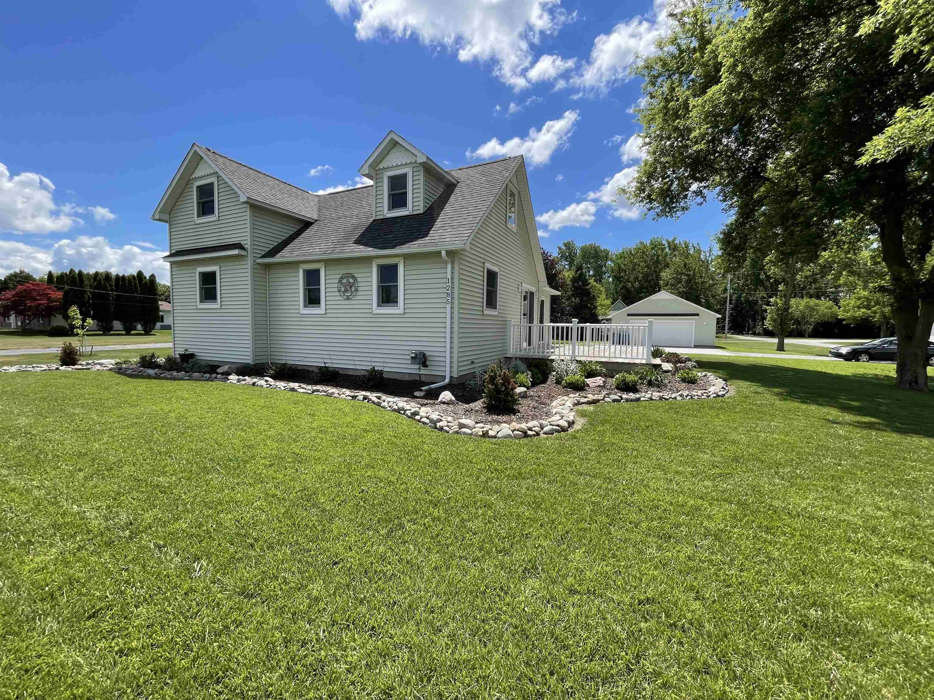 1285 W Nebobish Rd Road