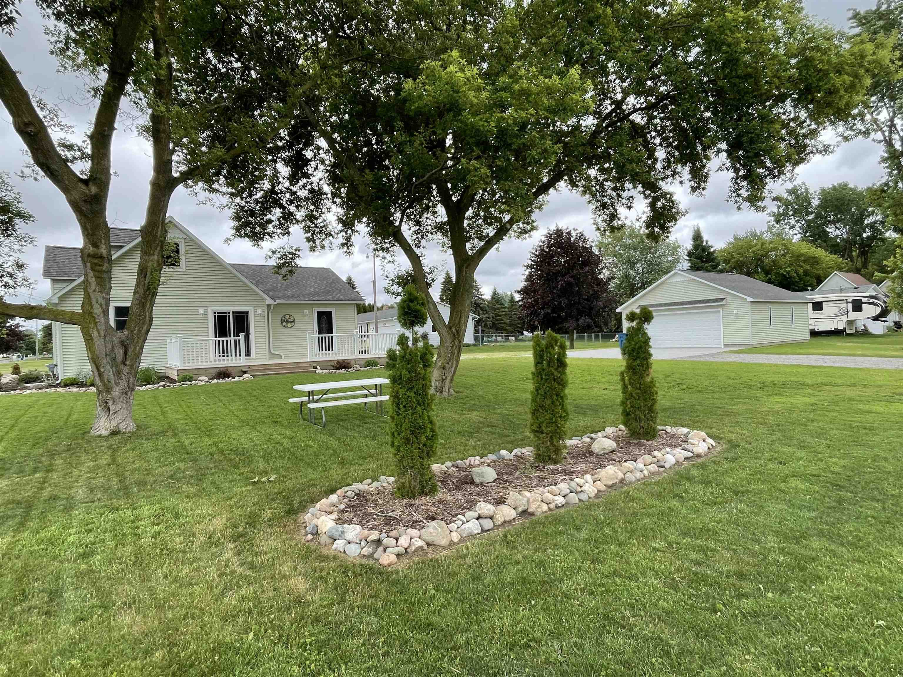 1285 W Nebobish Rd Road