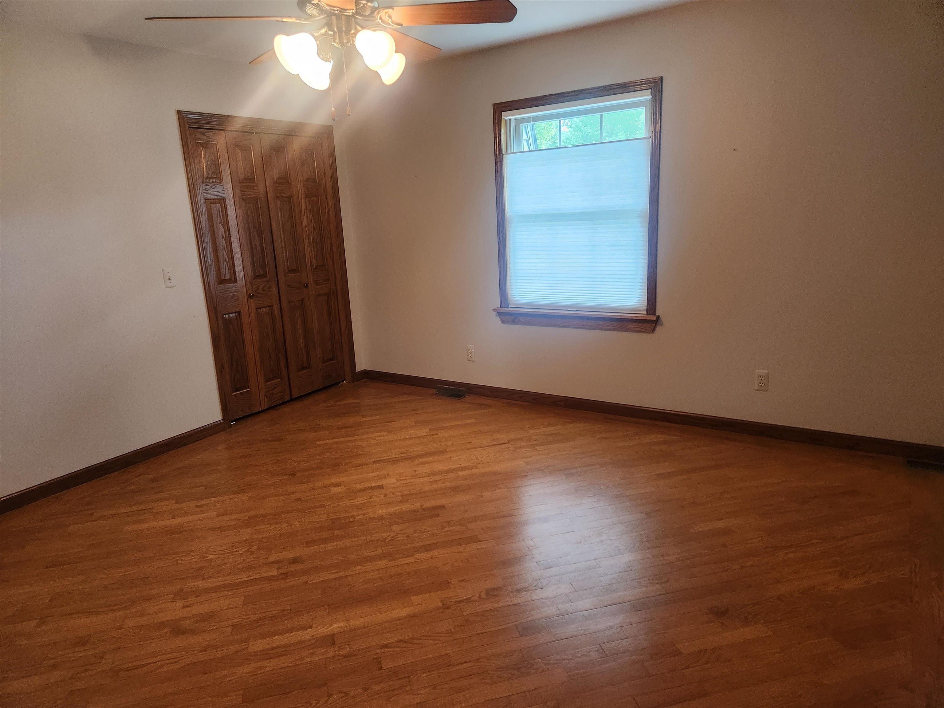316 W Midland Road