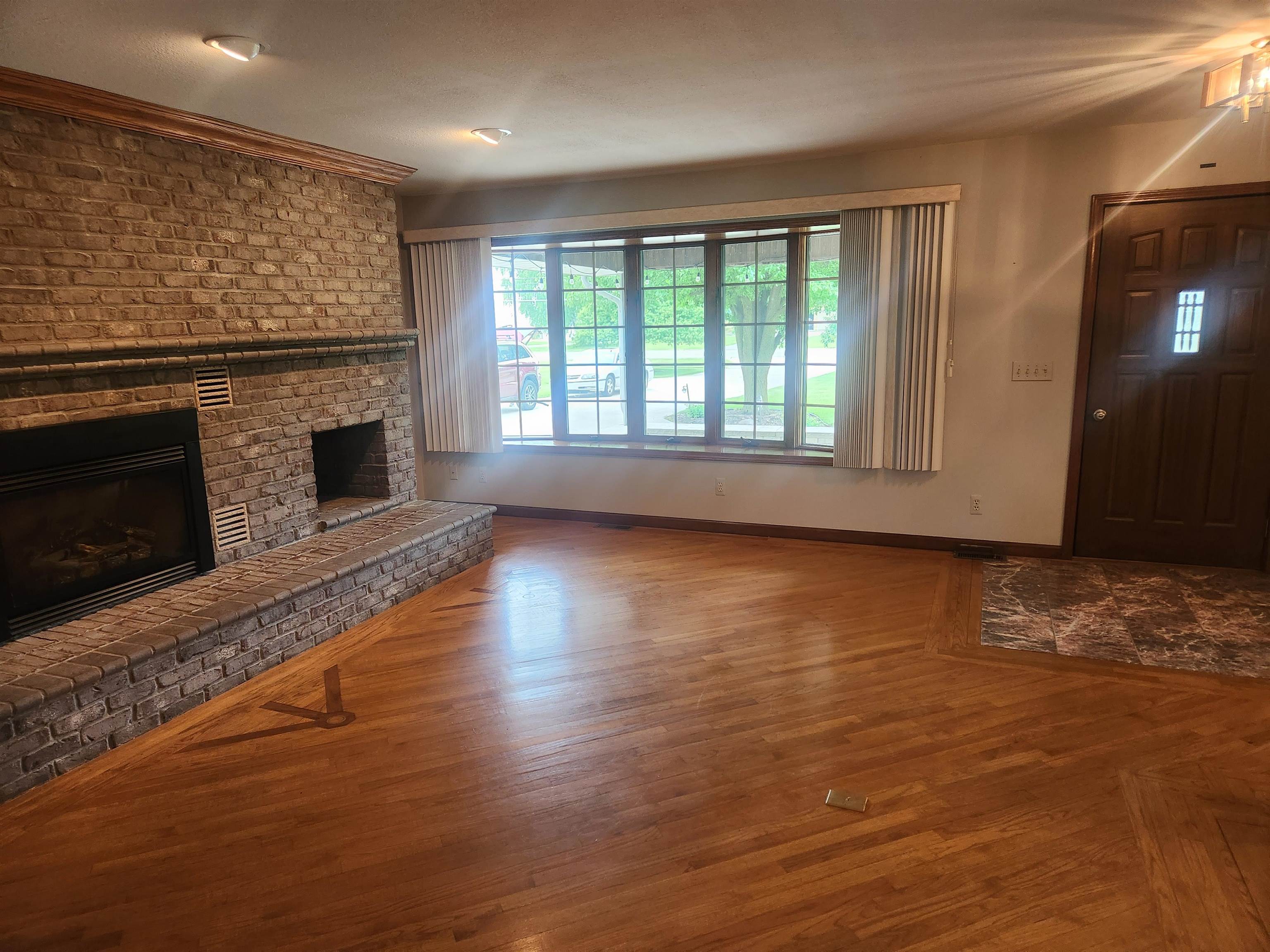 316 W Midland Road