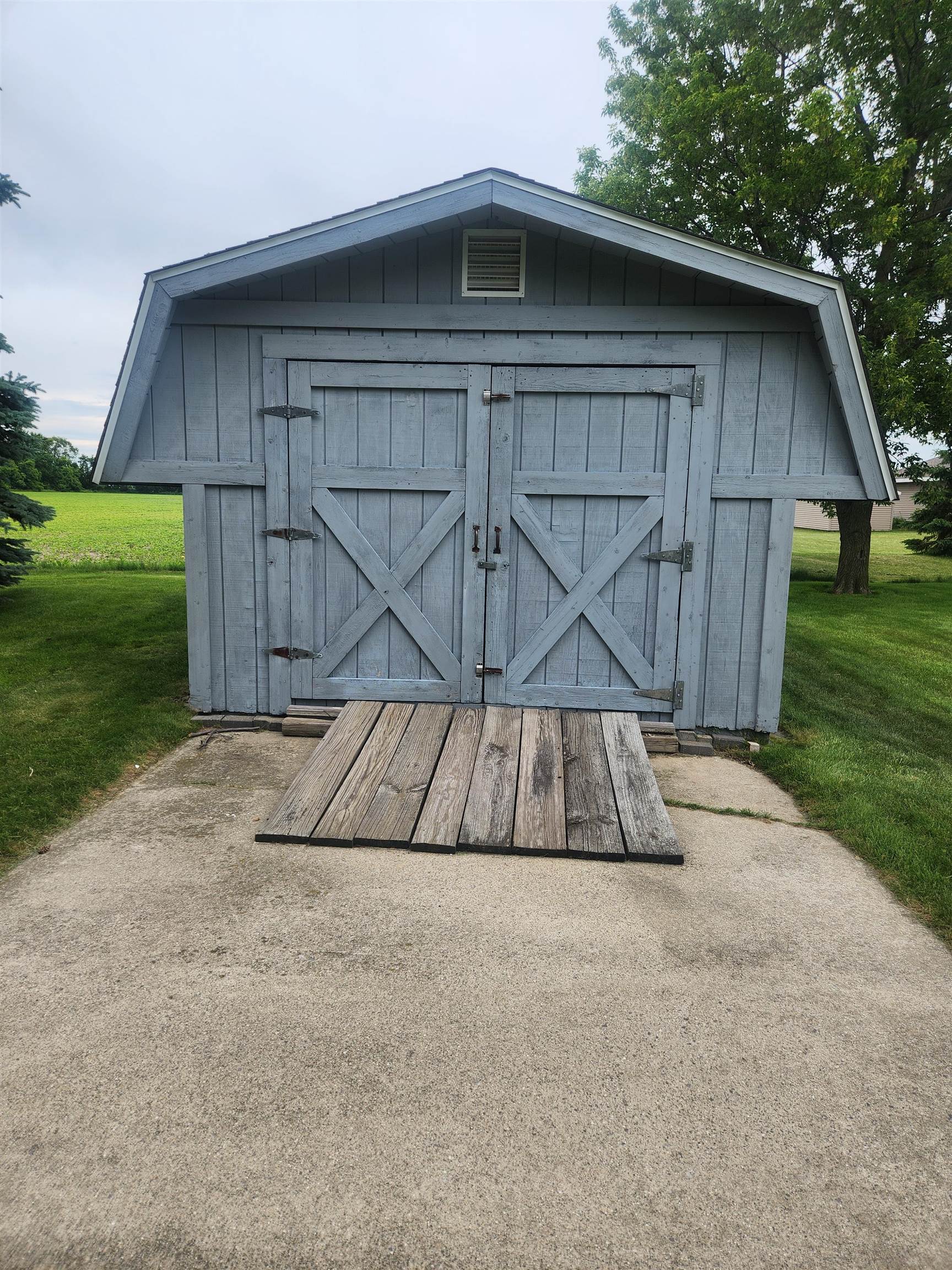 316 W Midland Road