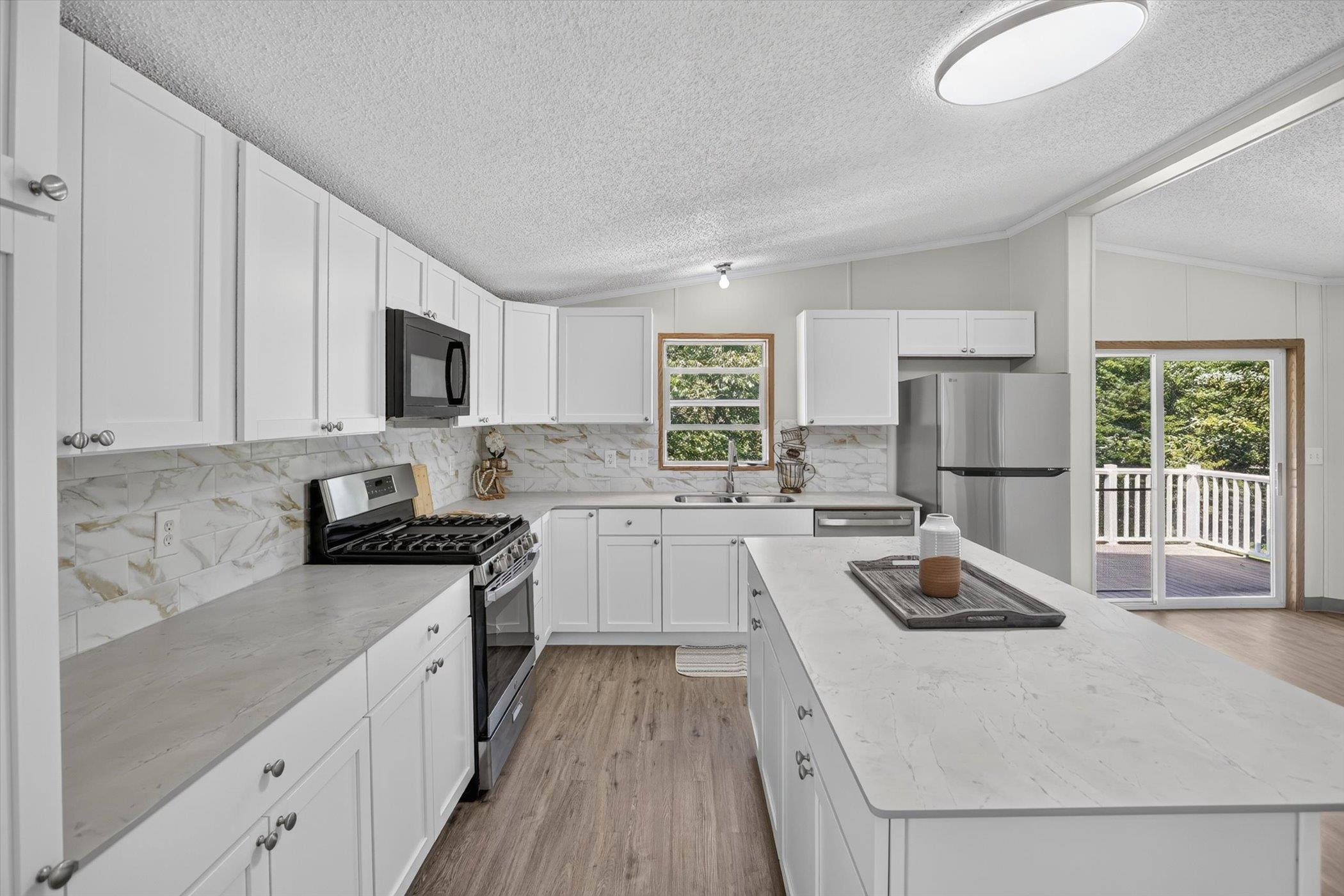 1224 Rainbow Drive