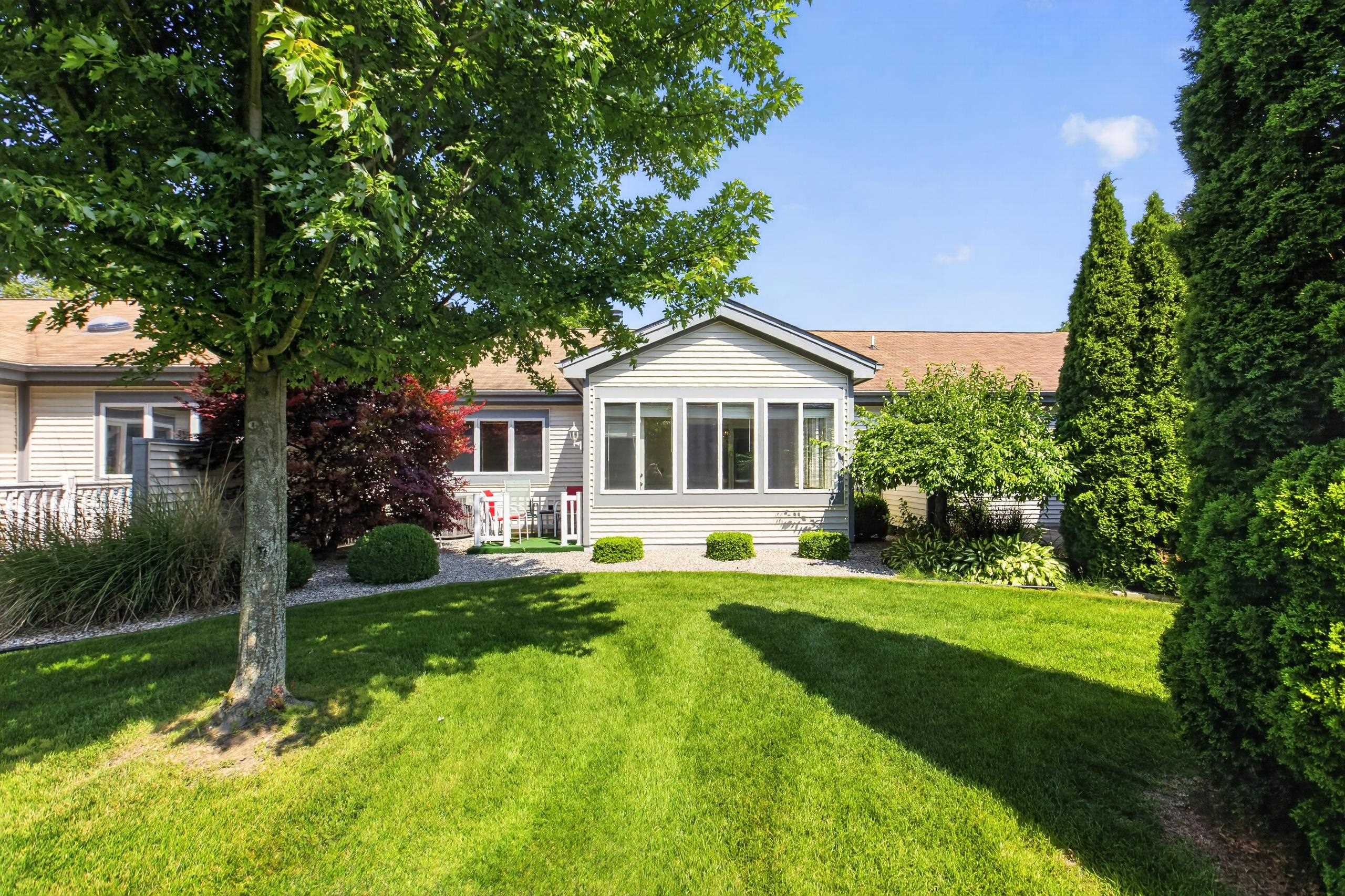 4848 Appletree Lane