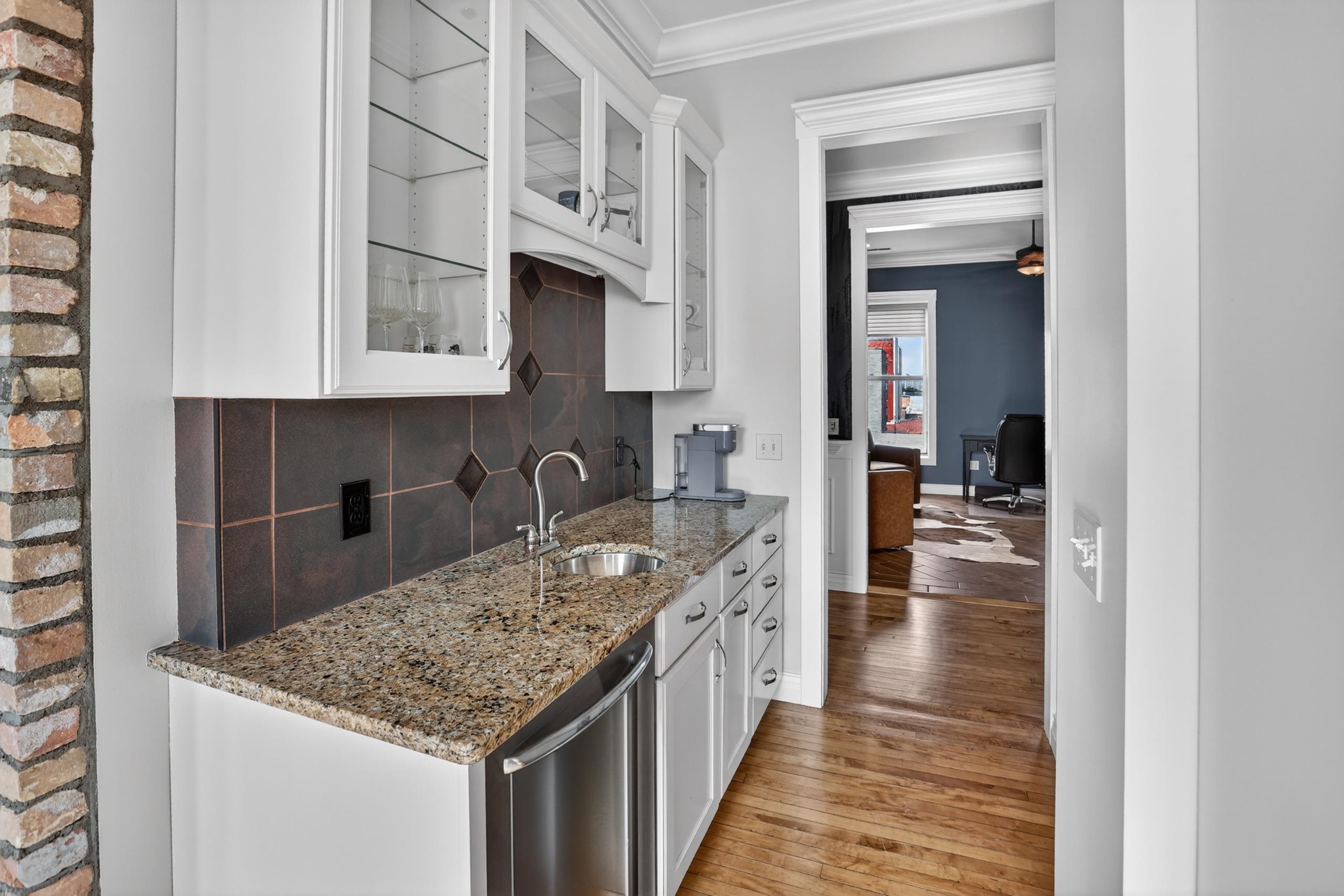 315 Center Ave Avenue Unit: 404