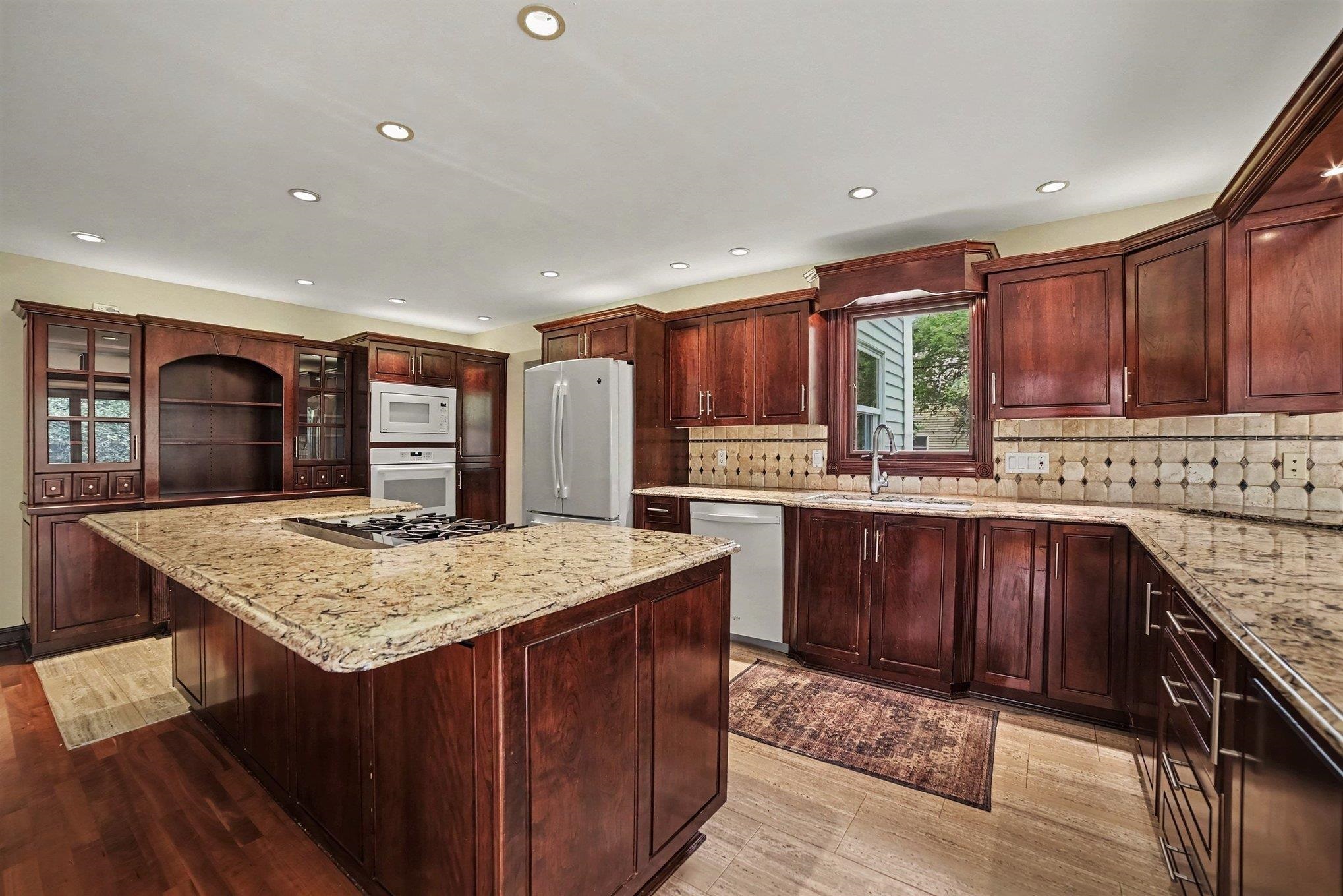 1586 St. Marys Court