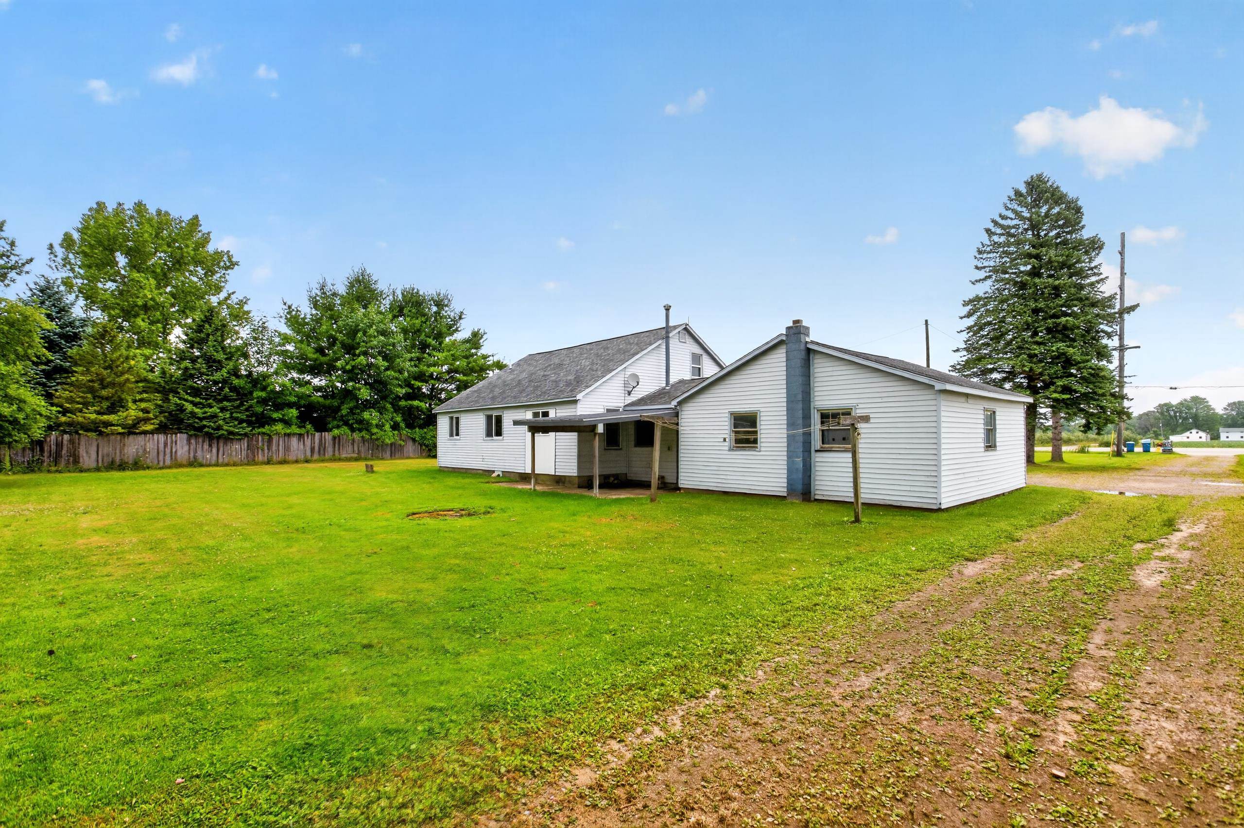 5441 N Huron Road