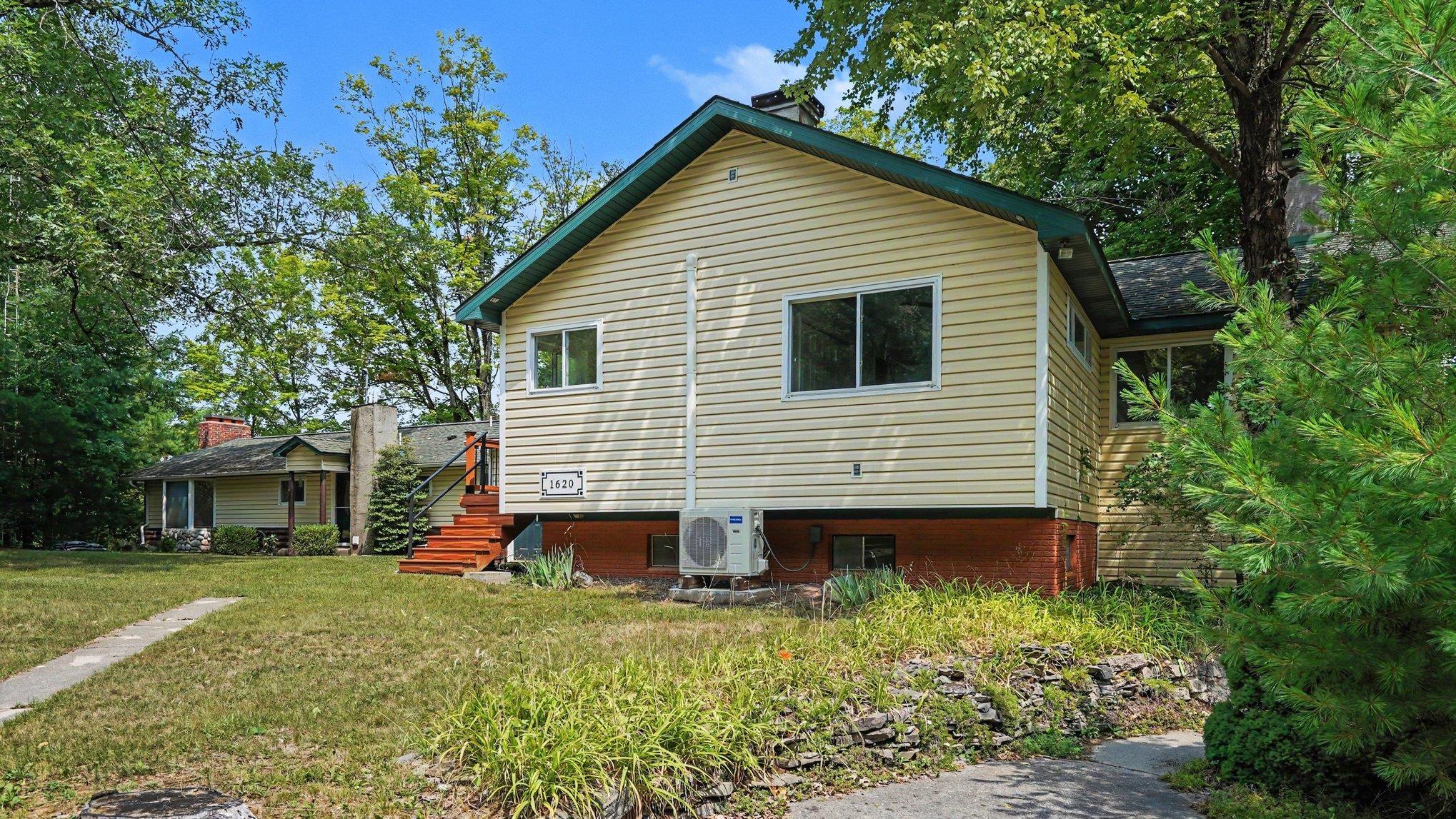 1620 N Michigan Road