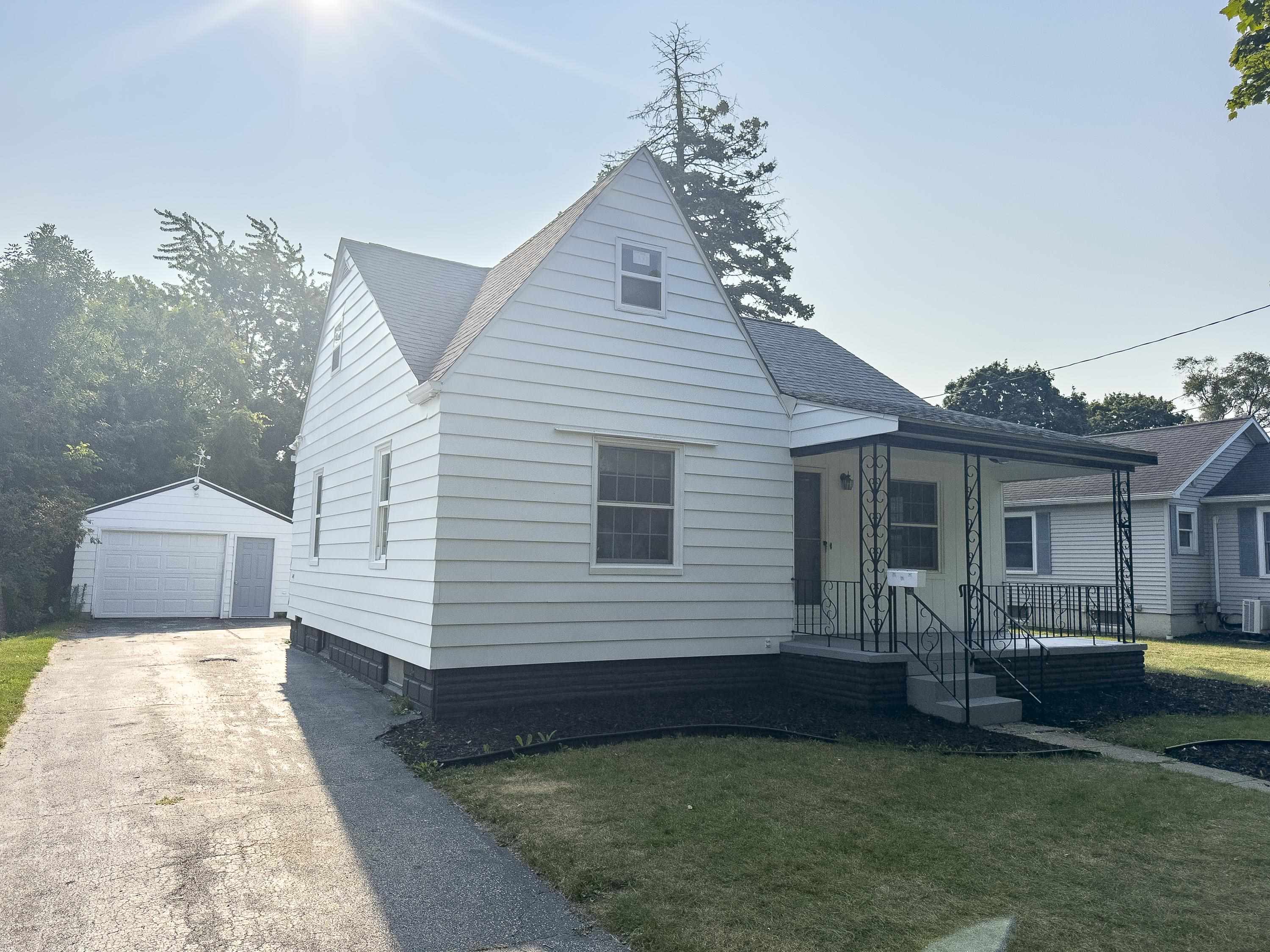 707 Burns Street