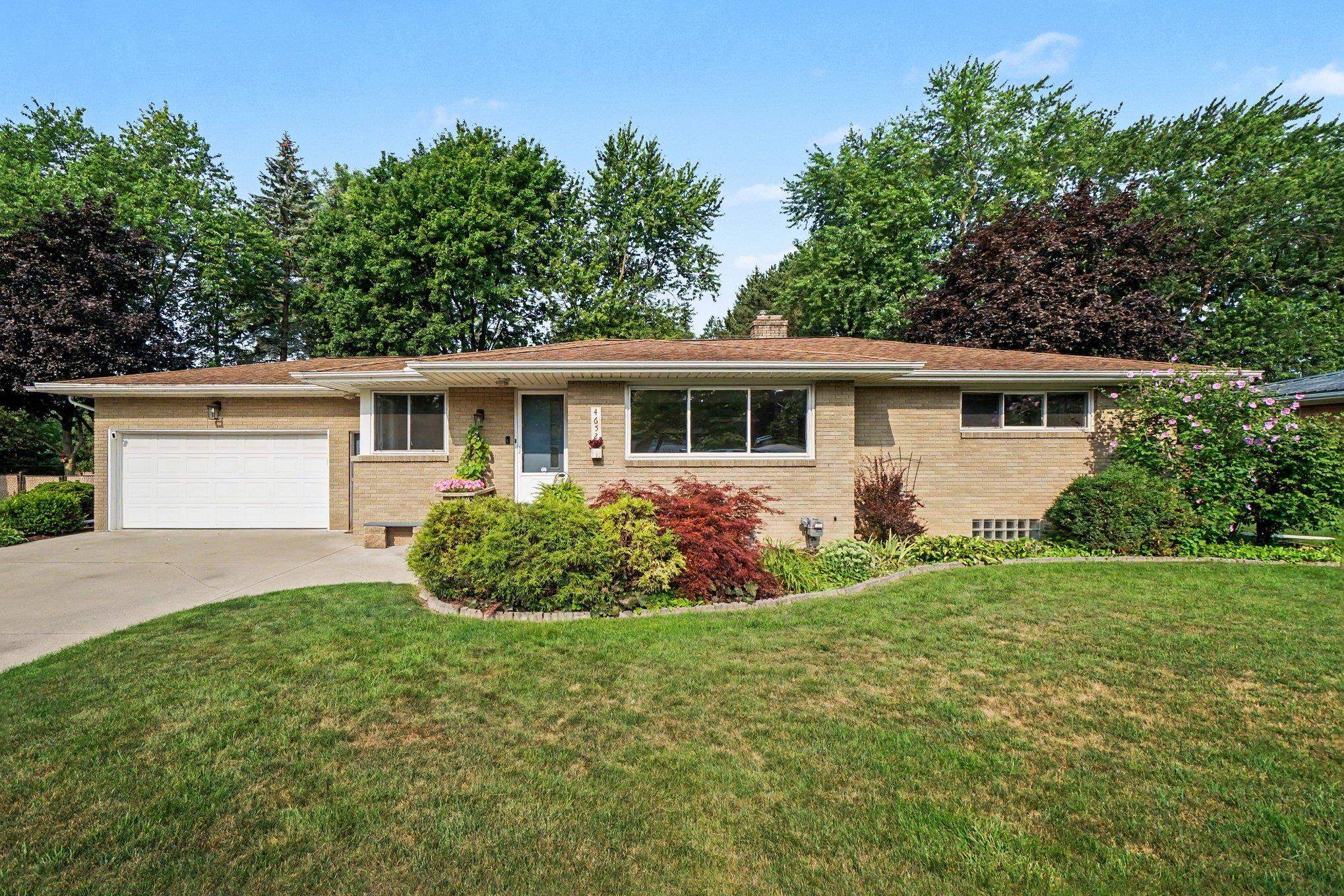 4652 Beverly Lane