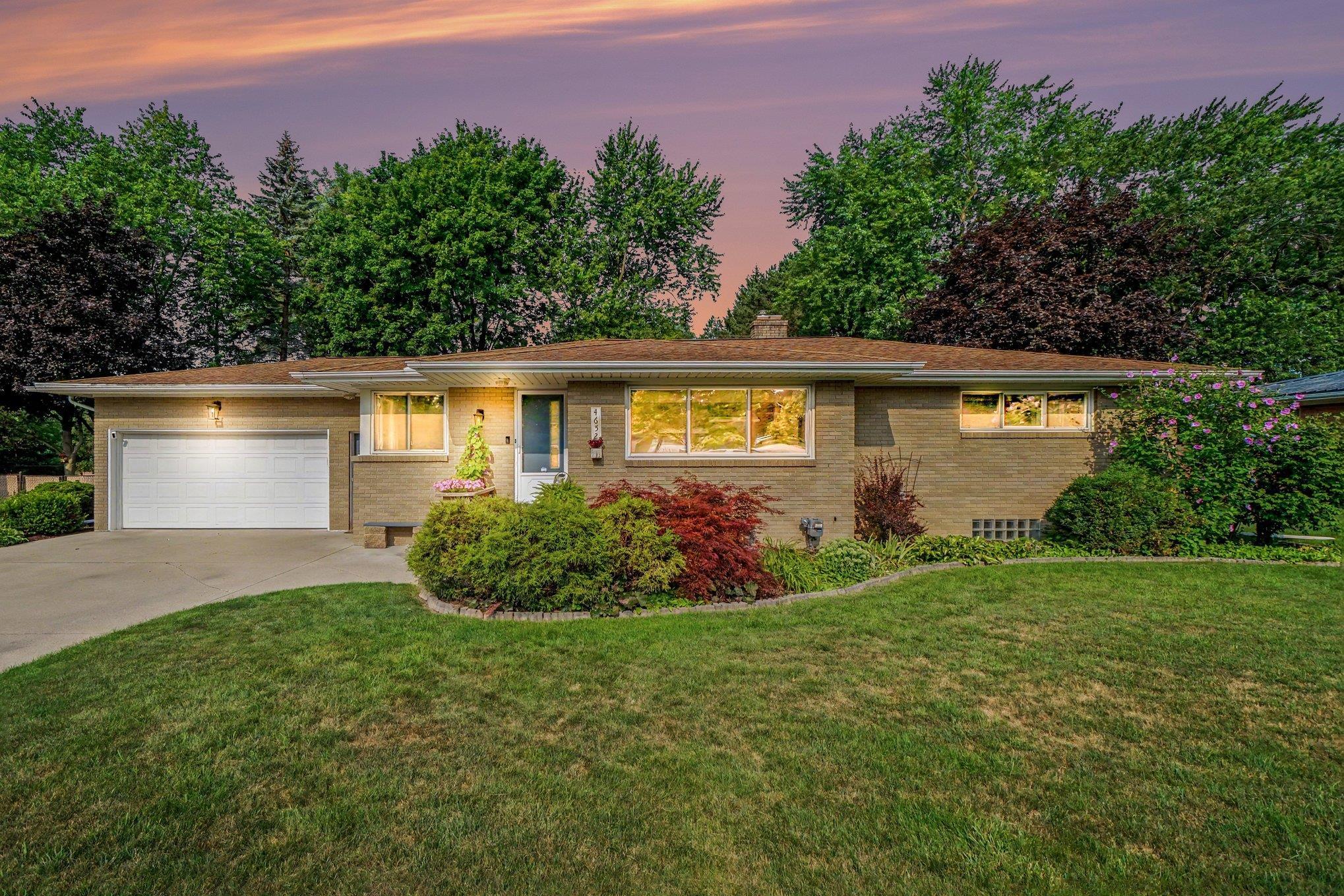 4652 Beverly Lane