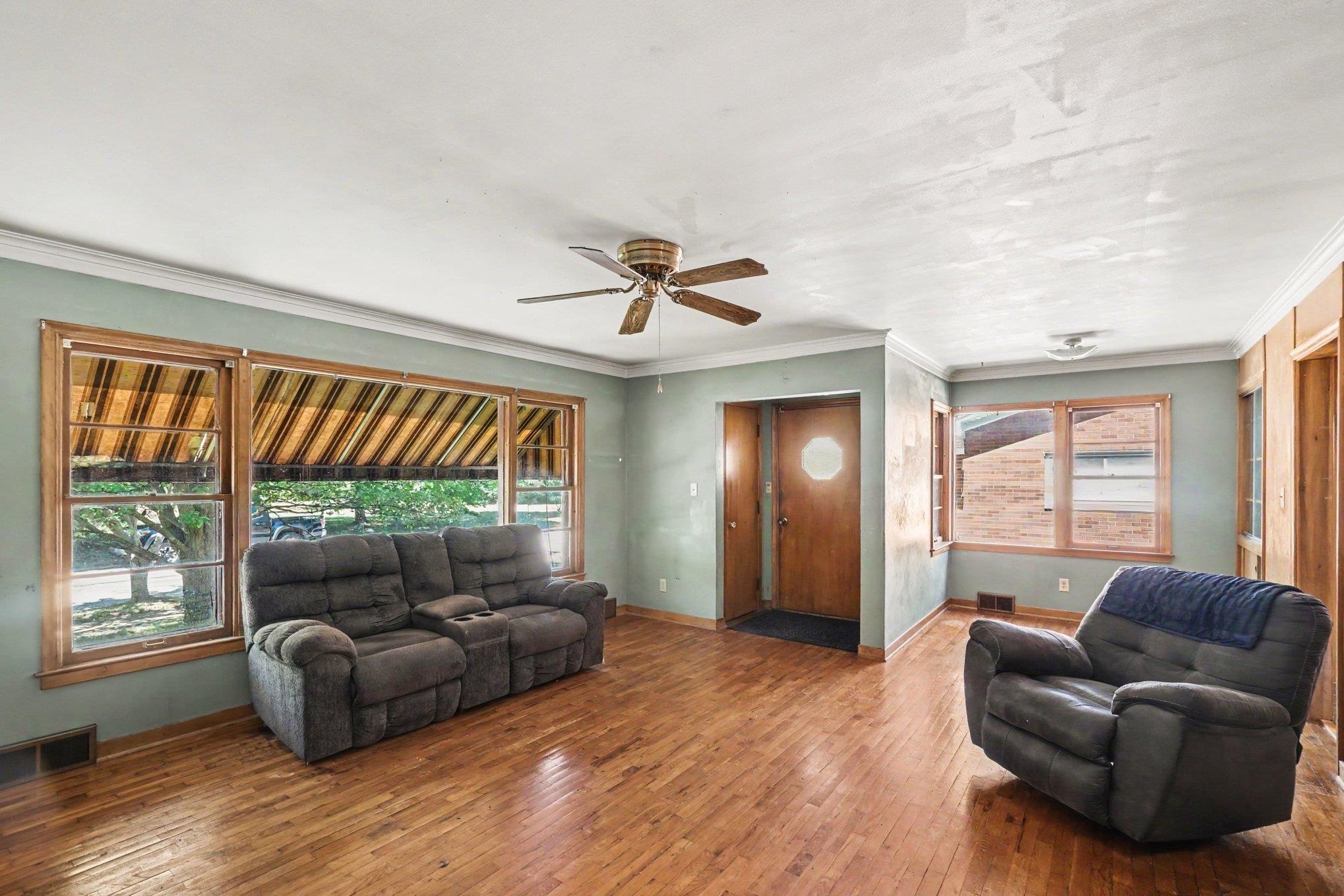 706 Loessel Court