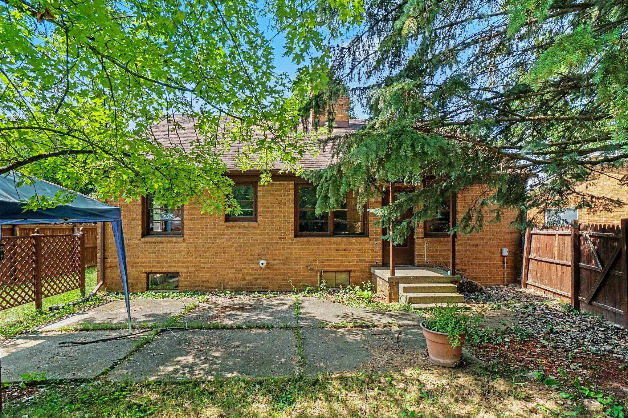 706 Loessel Court