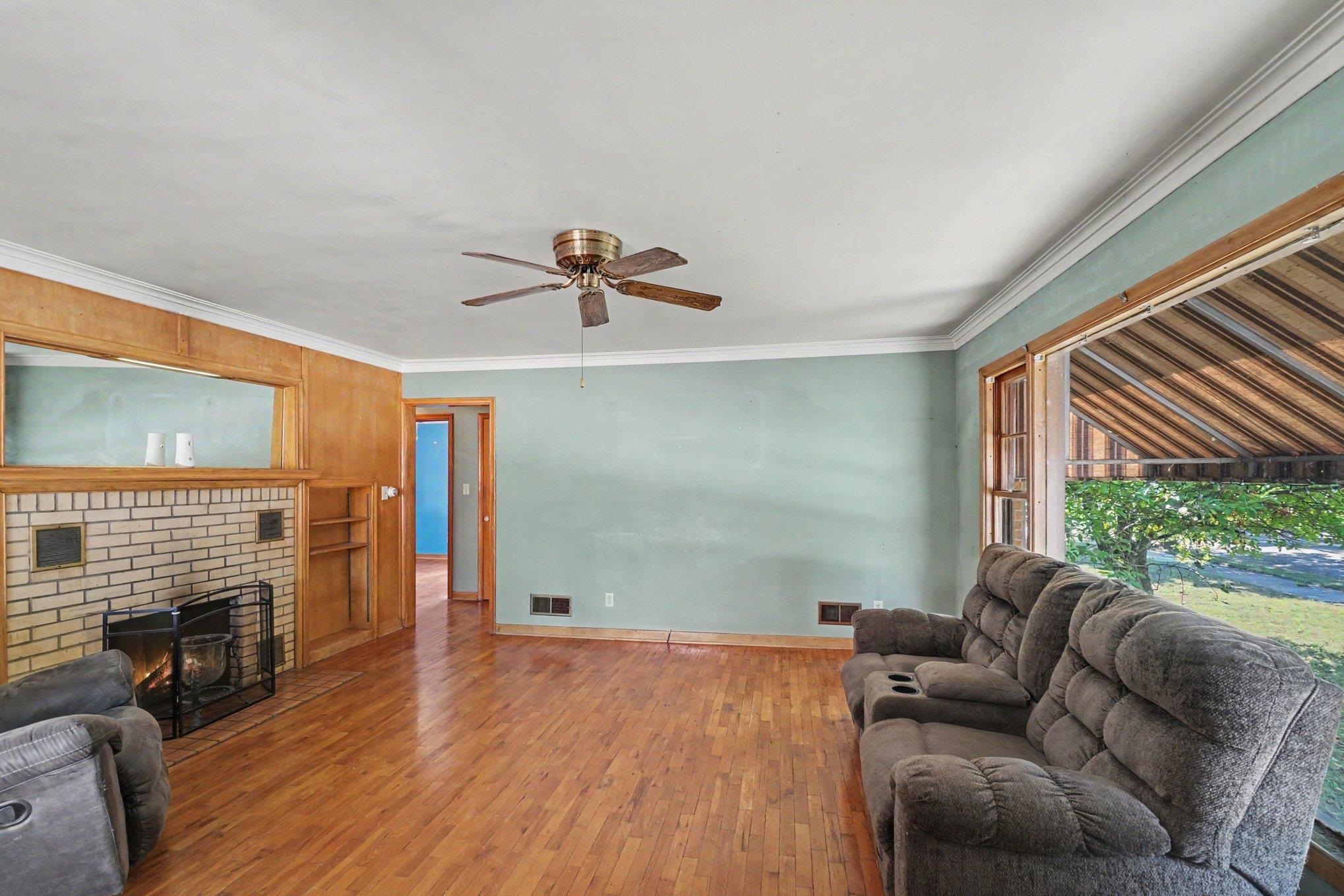 706 Loessel Court